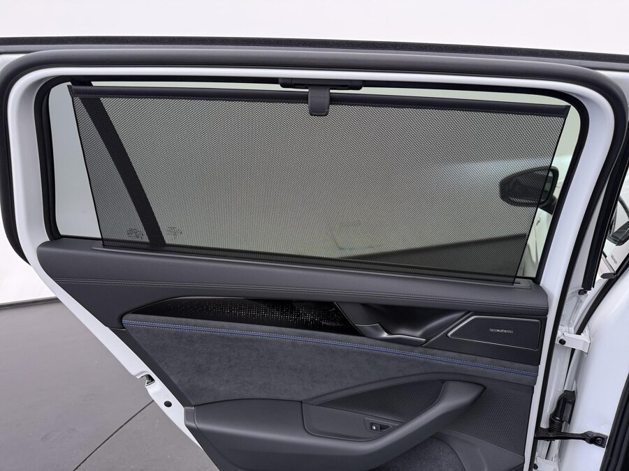 Volkswagen Passat Variant 1.5 eHybrid R-Line 272 PK