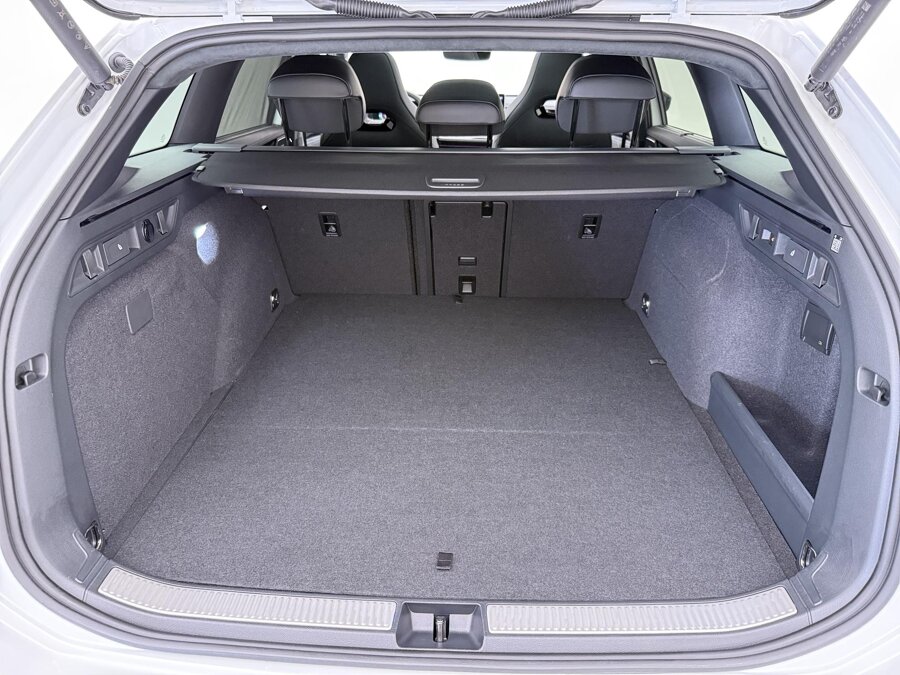 Volkswagen Passat Variant 1.5 eHybrid R-Line 272 PK