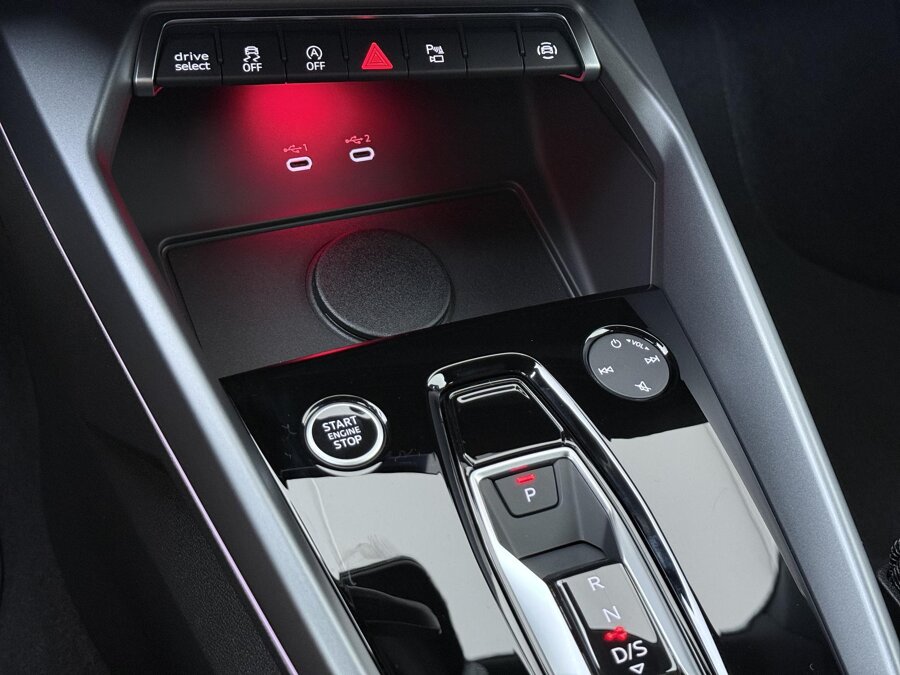 Audi A3 Limousine S edition 30 TFSI 85 kW / 116 PK
