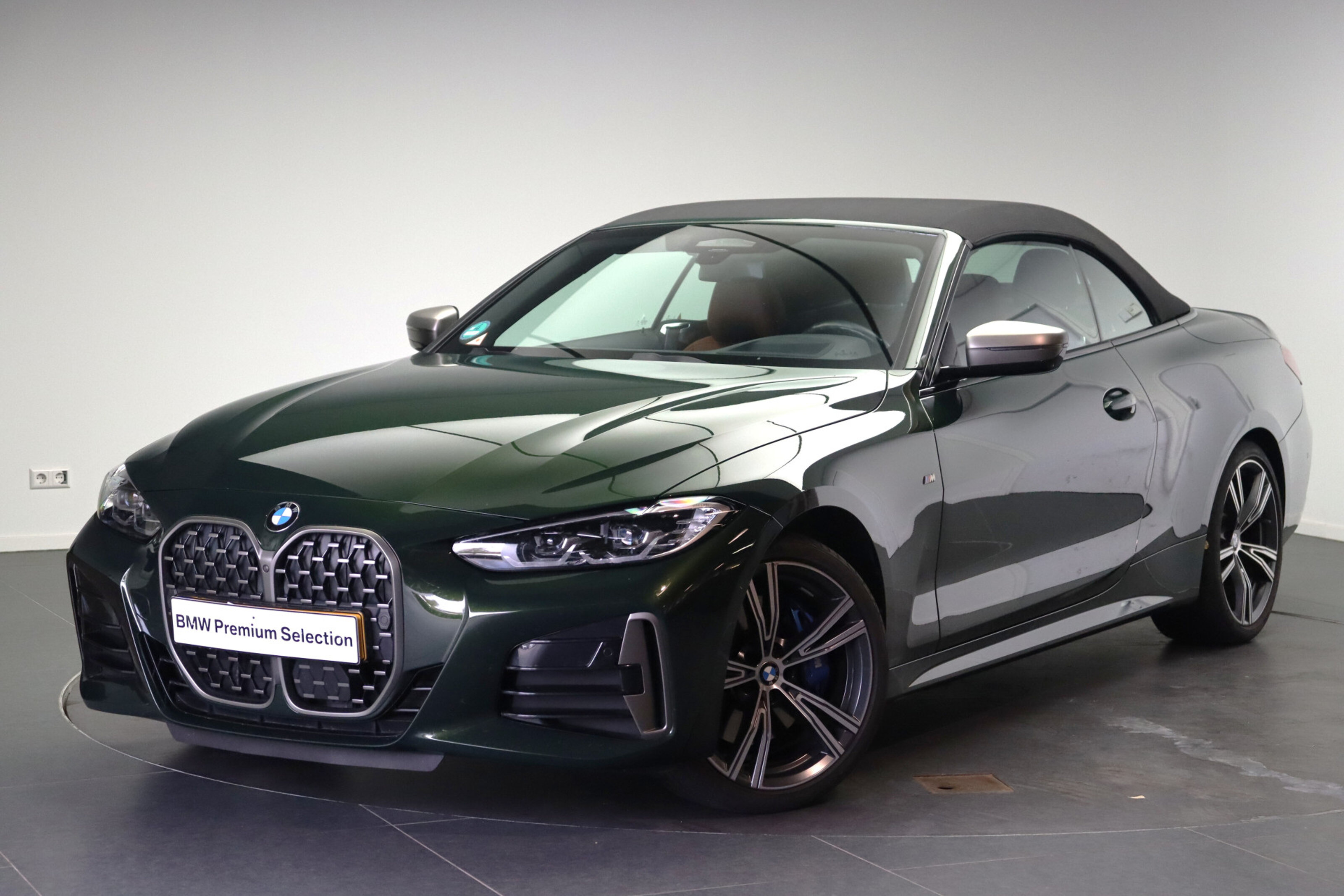 BMW 4 Serie Cabrio M440i xDrive High Executive Automaat