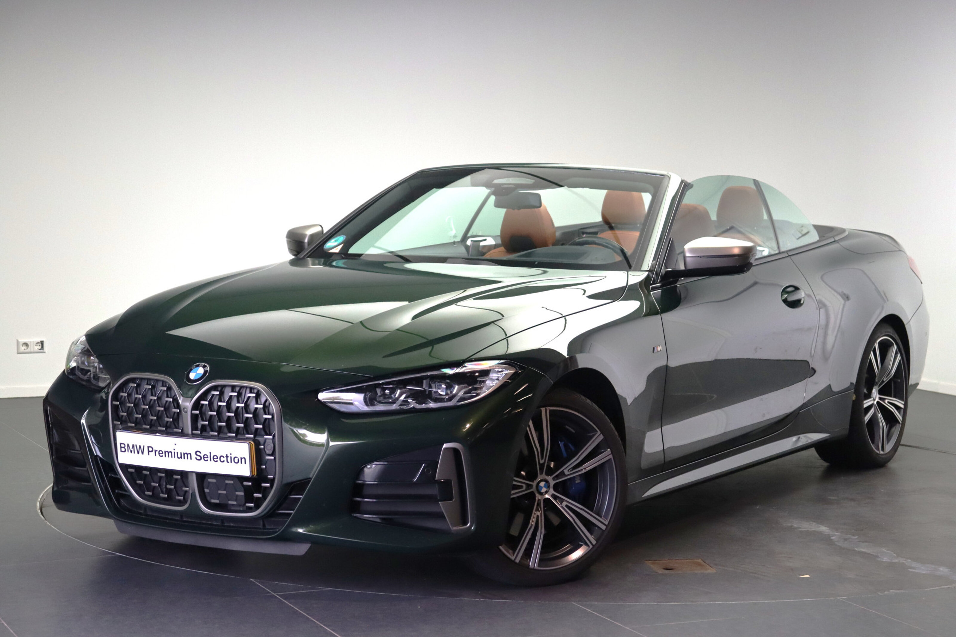 BMW 4 Serie Cabrio M440i xDrive High Executive Automaat