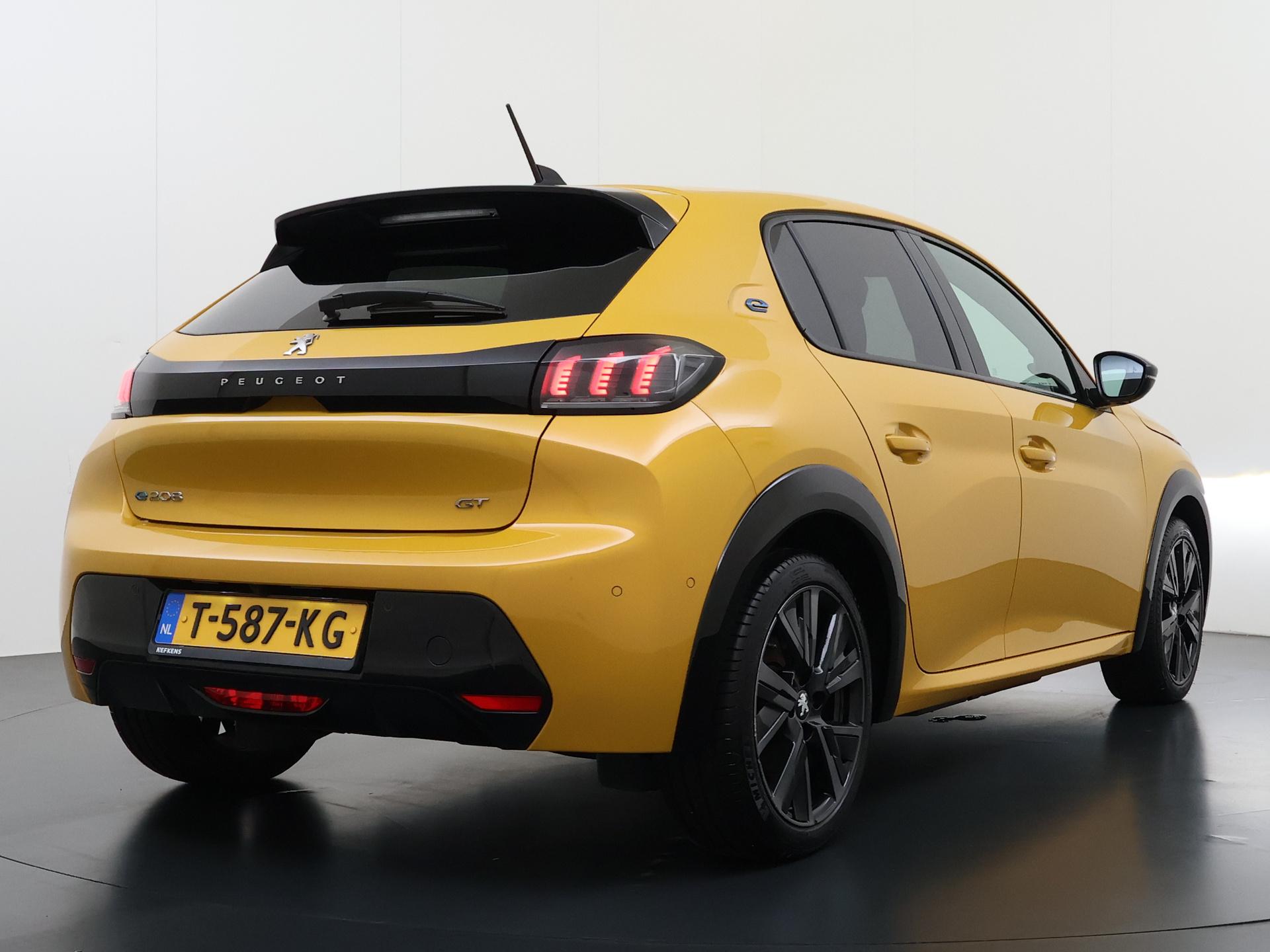 Peugeot e-208