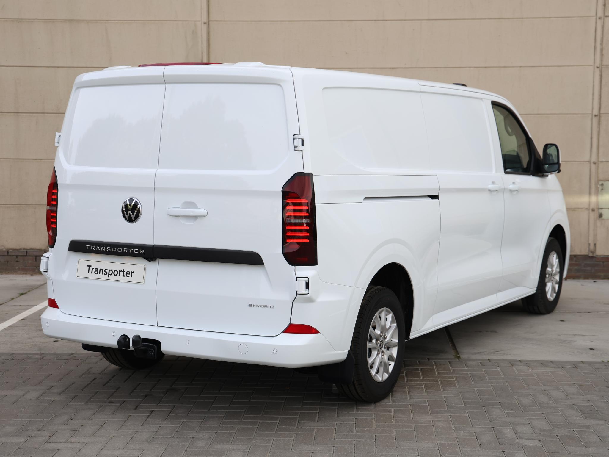 Volkswagen Transporter Style L2 2.5 eHybrid 233PK Automaat - Afbeelding 5