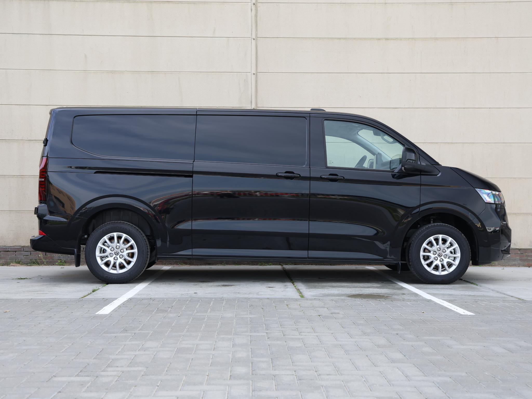 Volkswagen Transporter Style L2 2.5 eHybrid 233PK Automaat