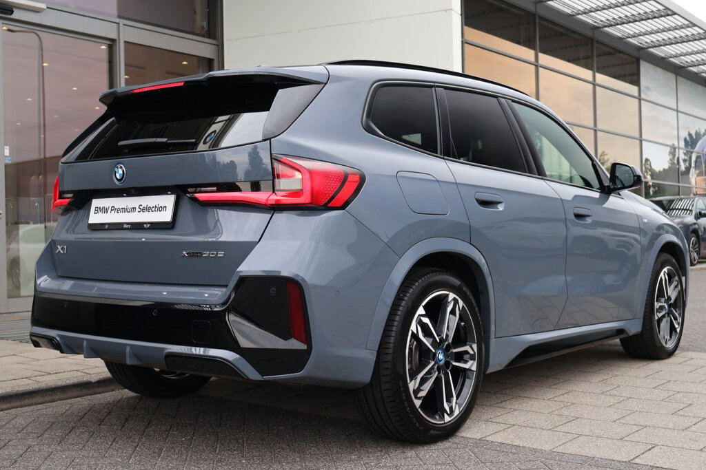 BMW X1 8