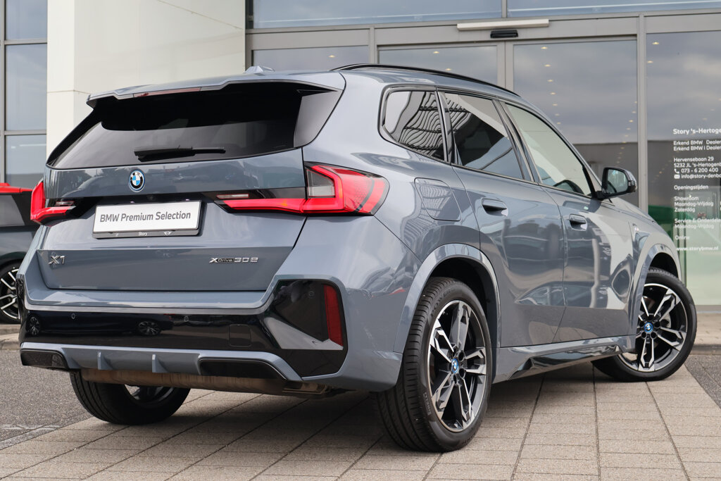 BMW X1 11