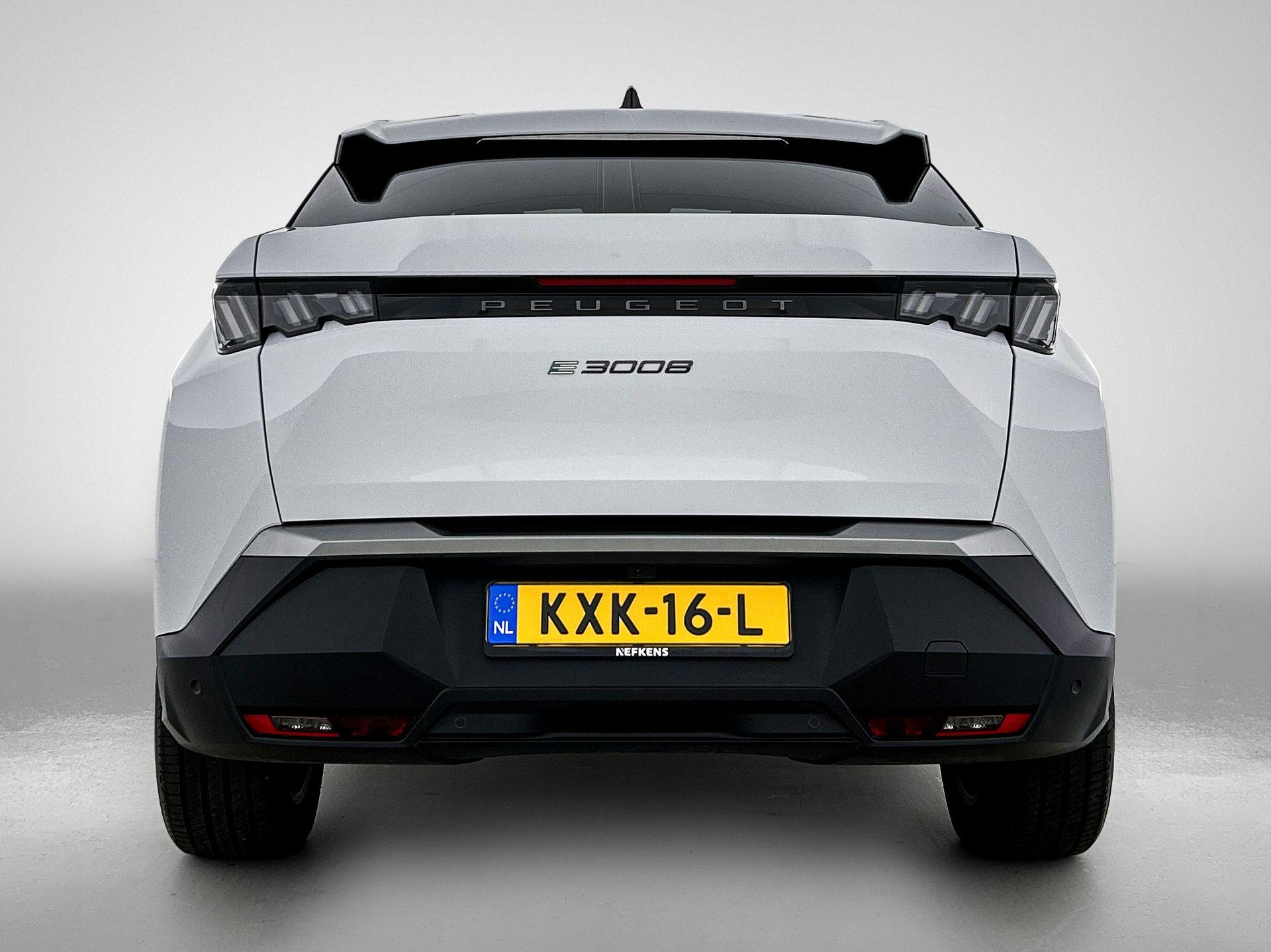 Peugeot e-3008