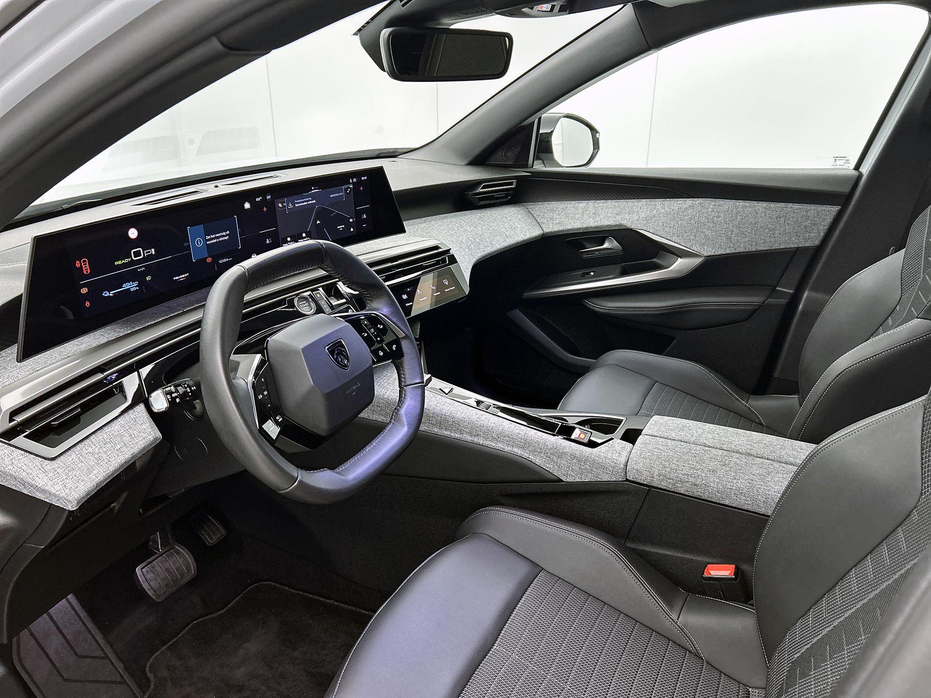 Peugeot e-3008