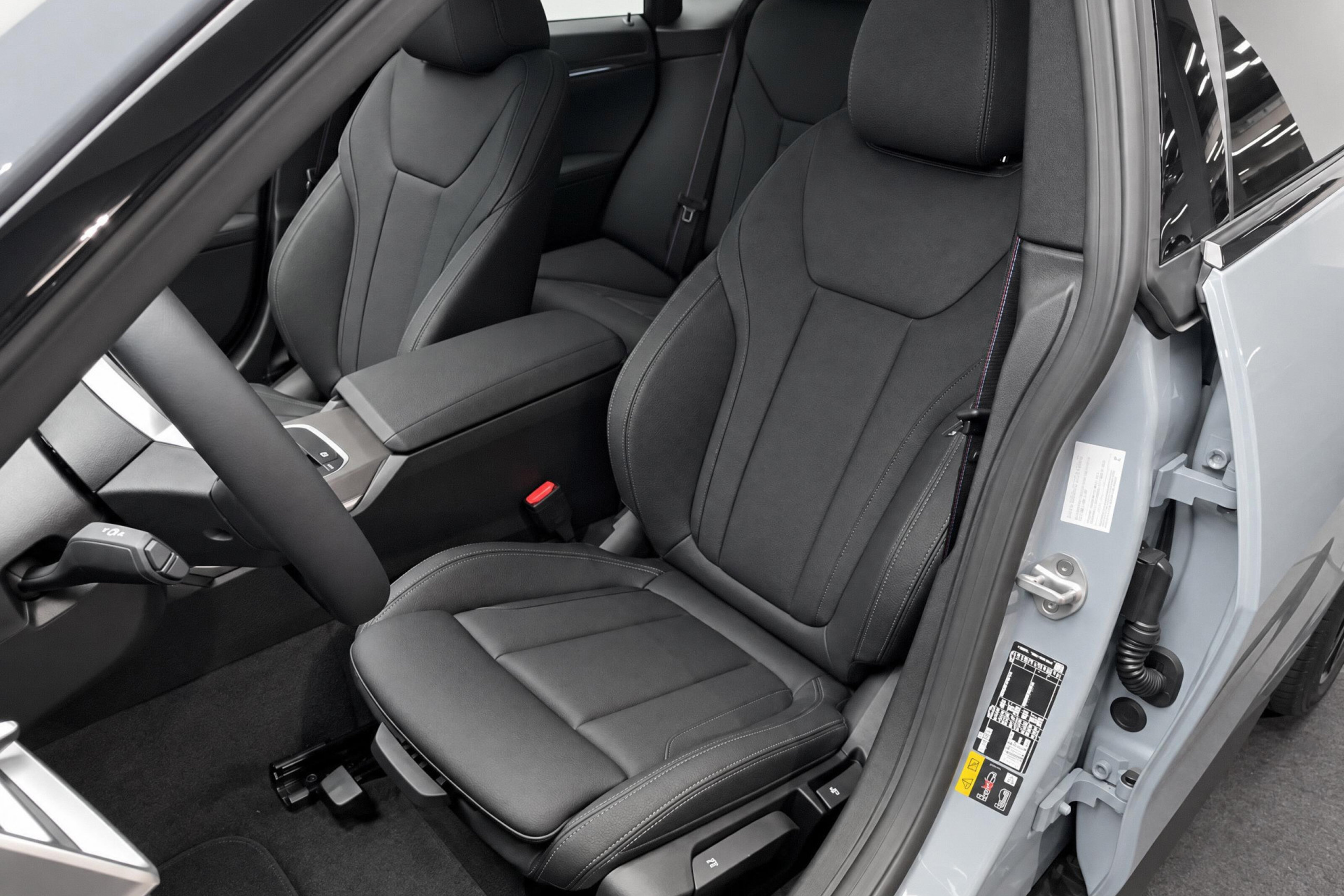 BMW i4 6