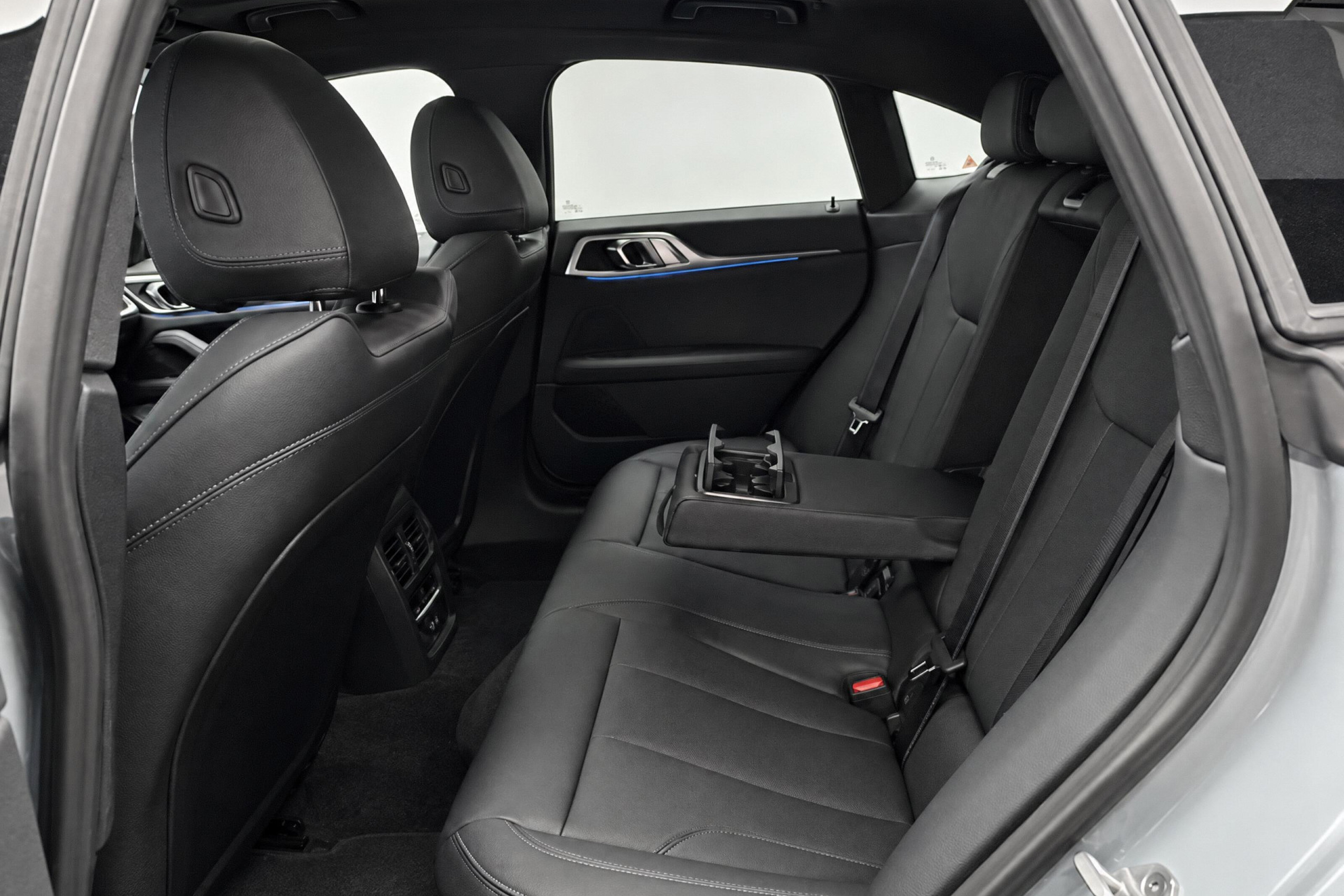 BMW i4 9