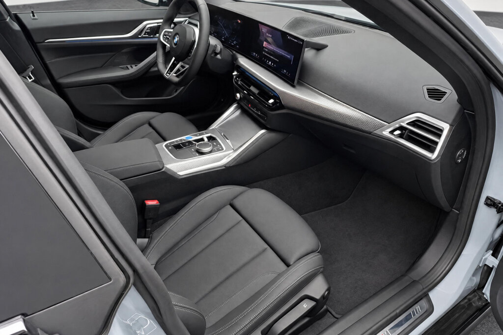 BMW i4 10