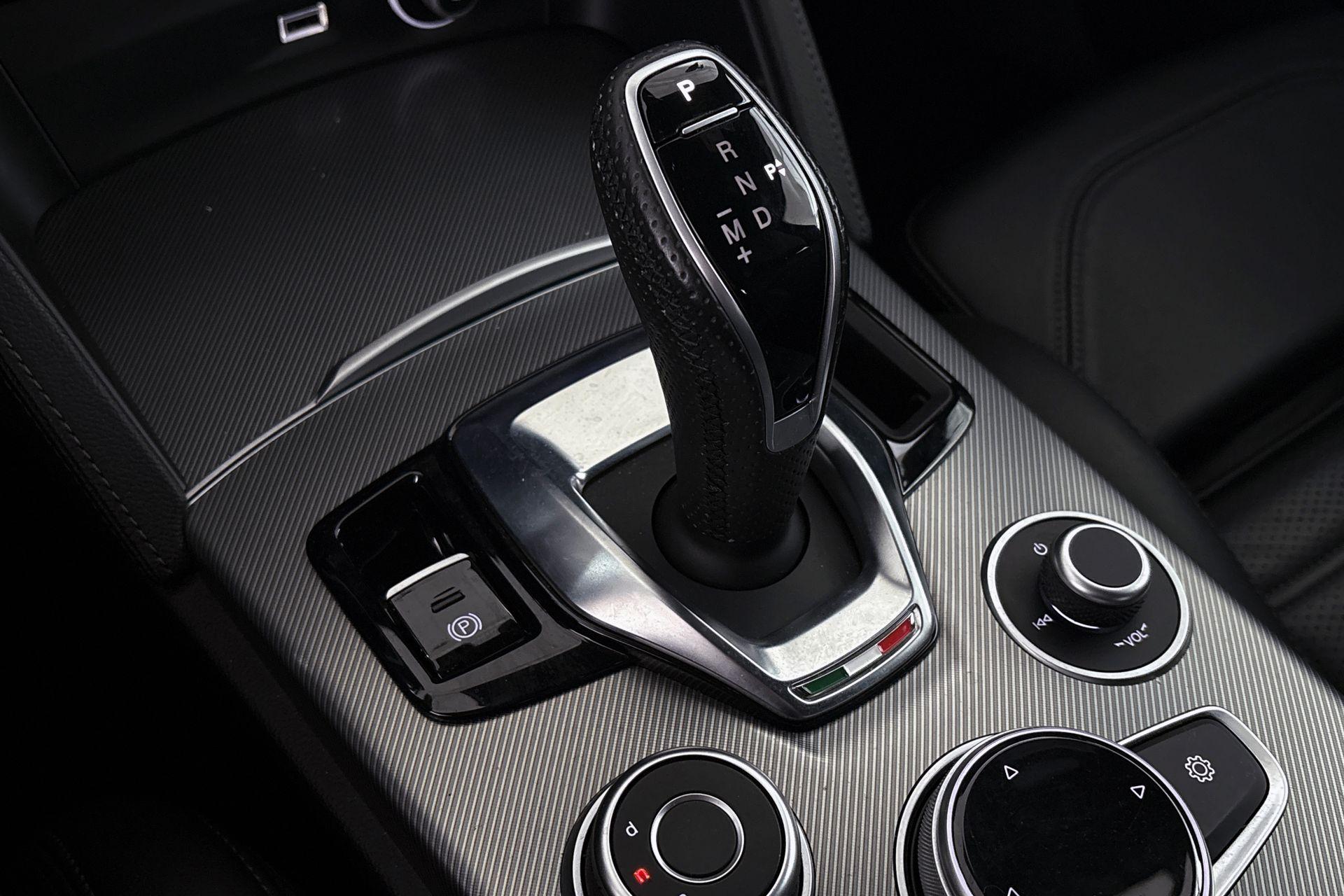 Alfa Romeo Stelvio (28)