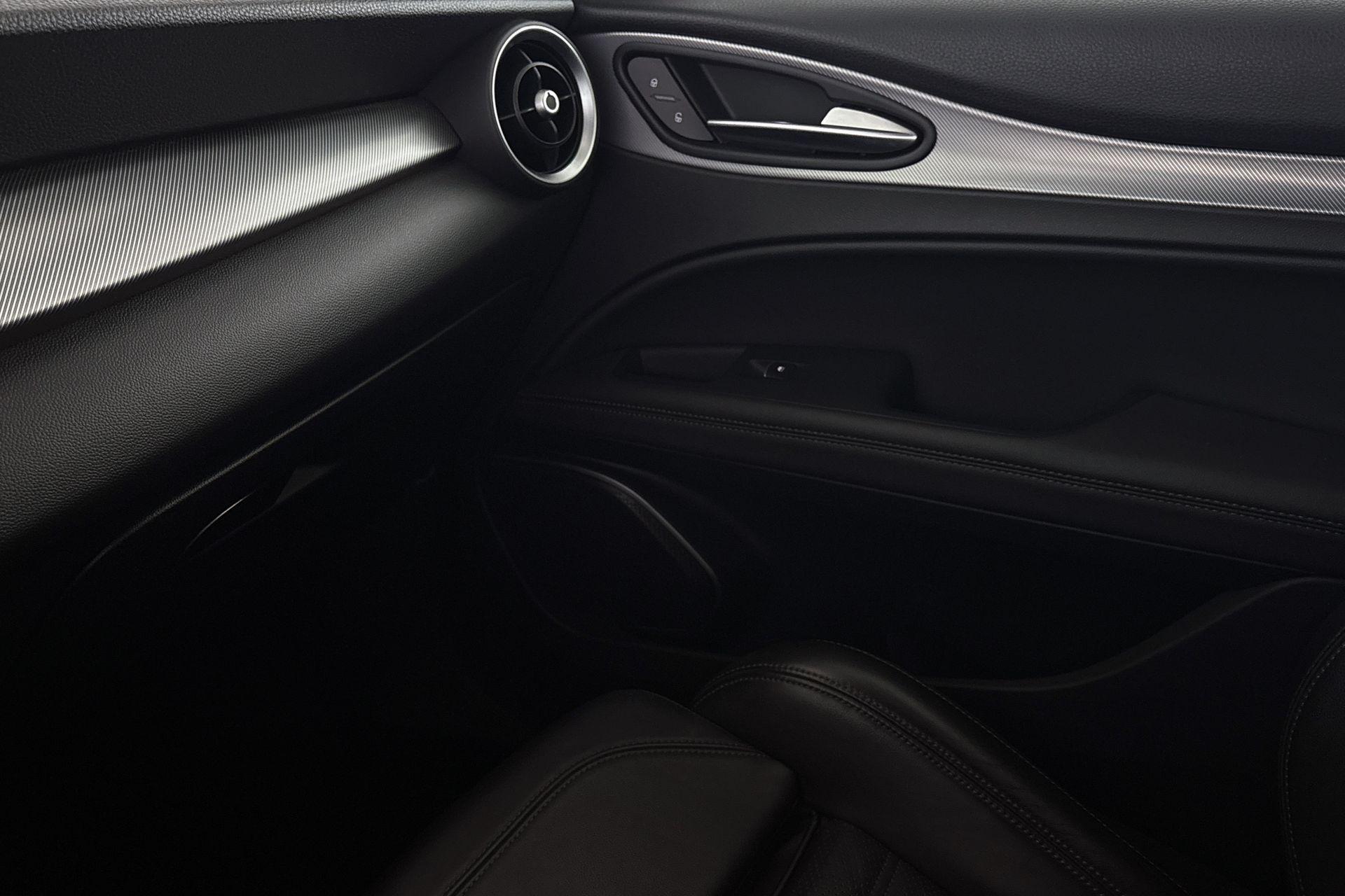 Alfa Romeo Stelvio (38)