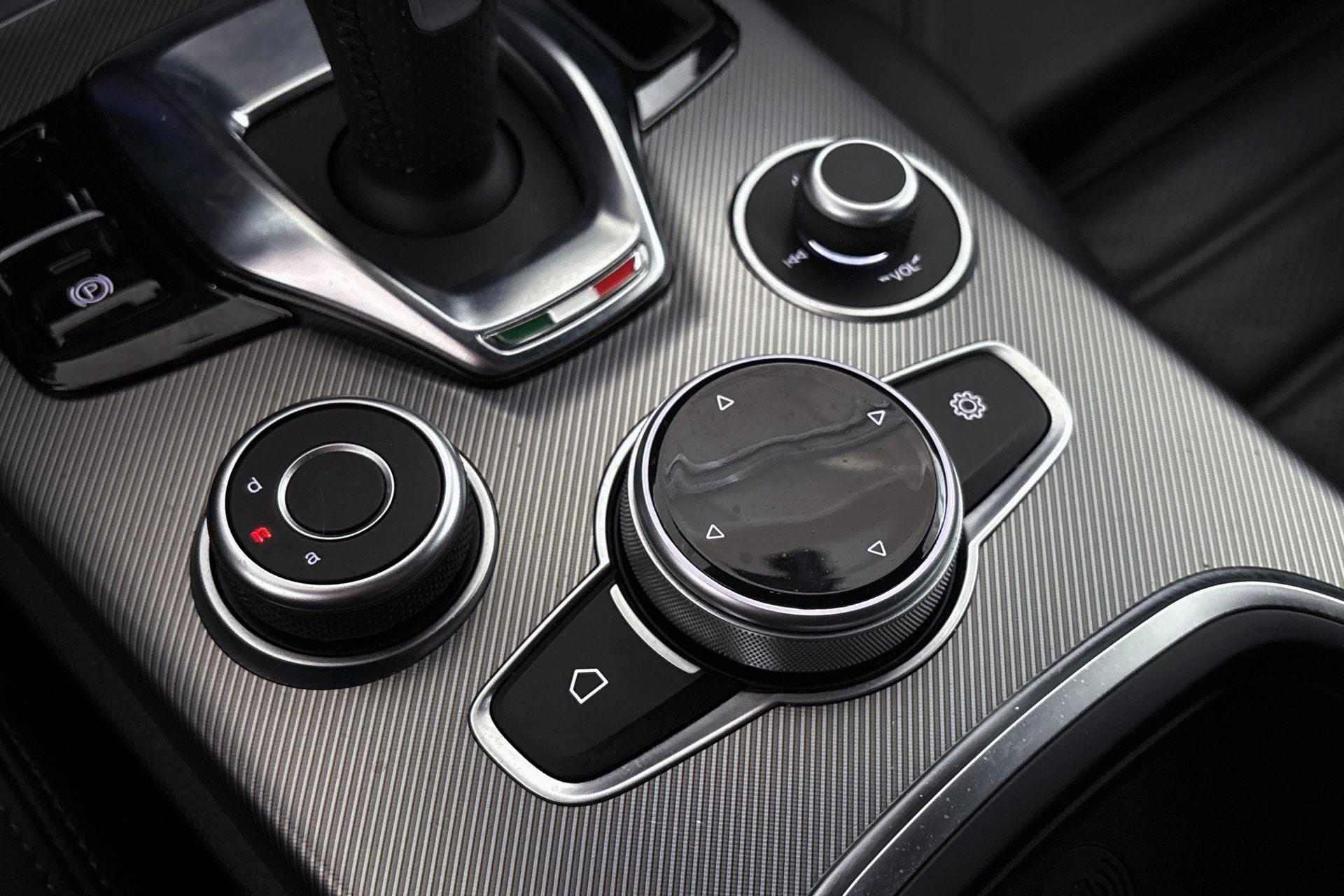 Alfa Romeo Stelvio (39)