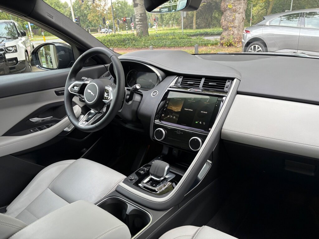 Jaguar E-PACE - foto 9
