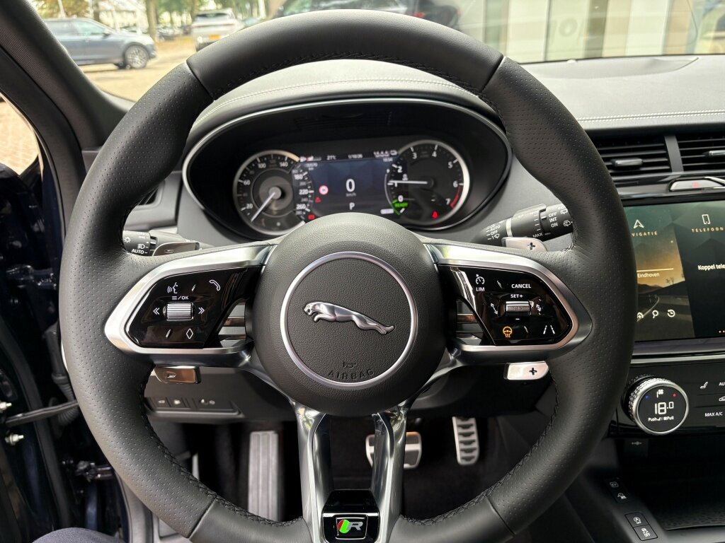 Jaguar E-PACE - foto 12