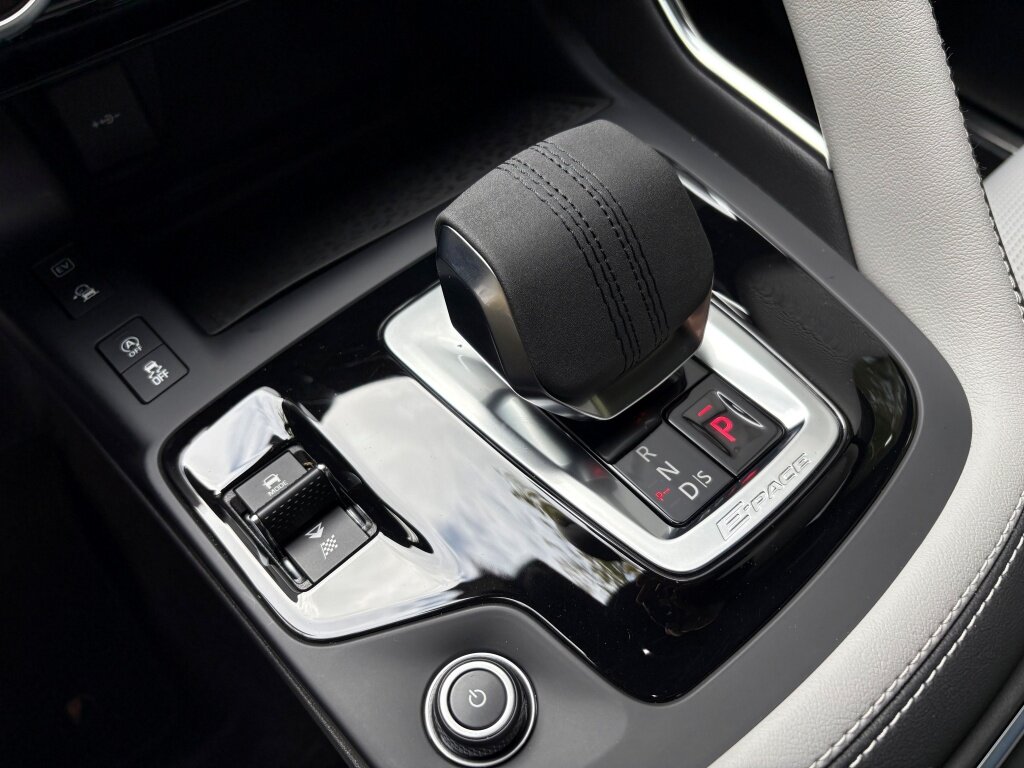 Jaguar E-PACE - foto 13