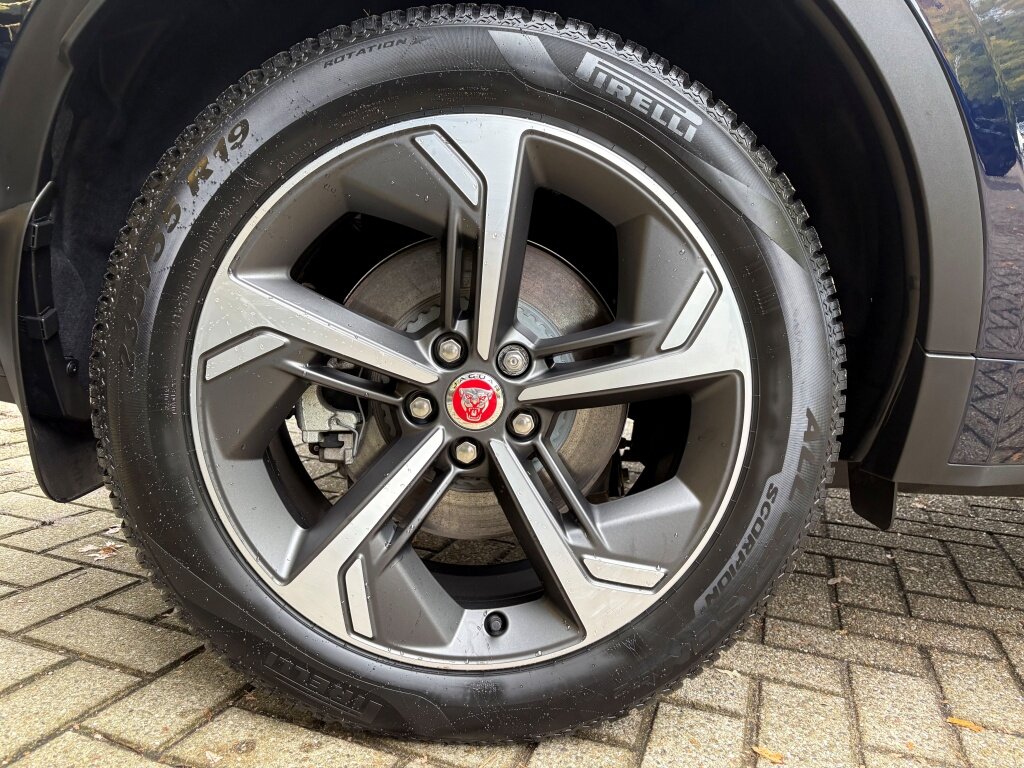 Jaguar E-PACE - foto 33