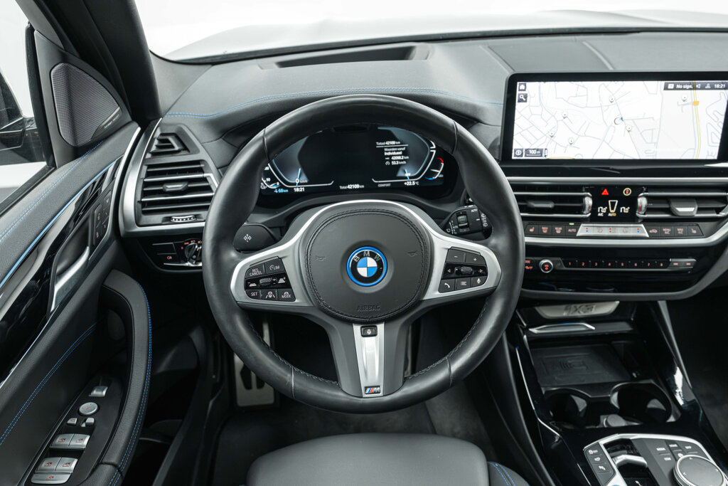 BMW iX3 10