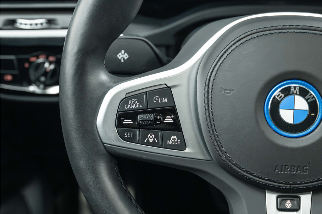 BMW iX3 11