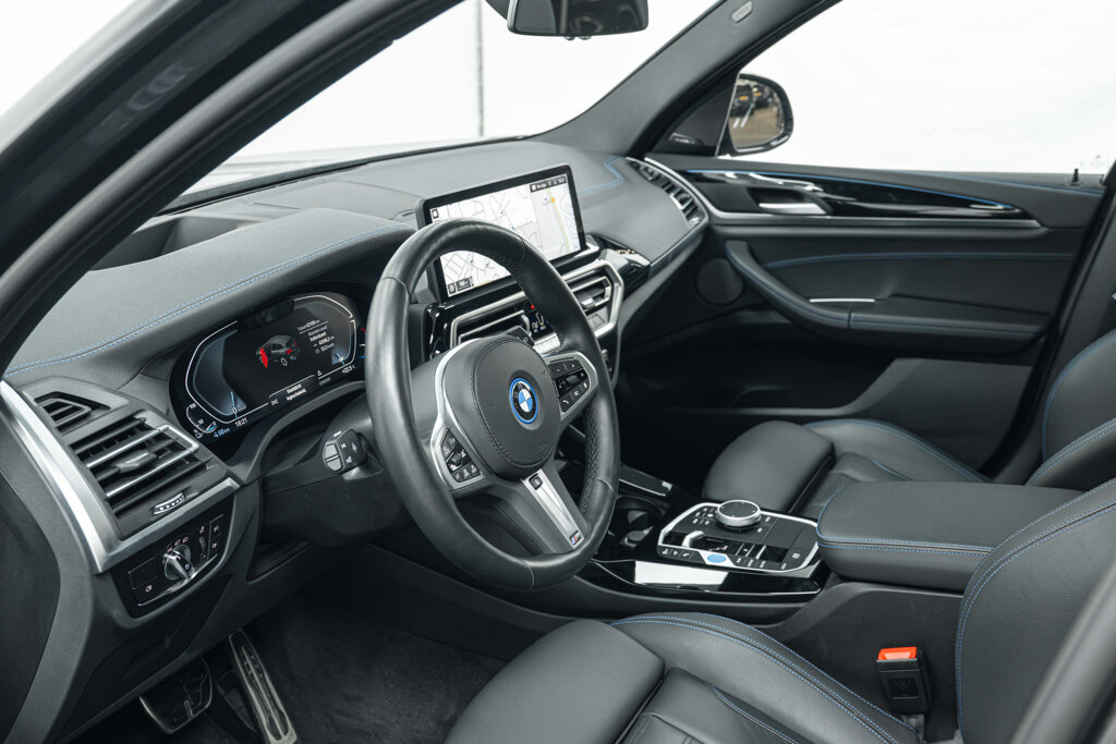 BMW iX3 15