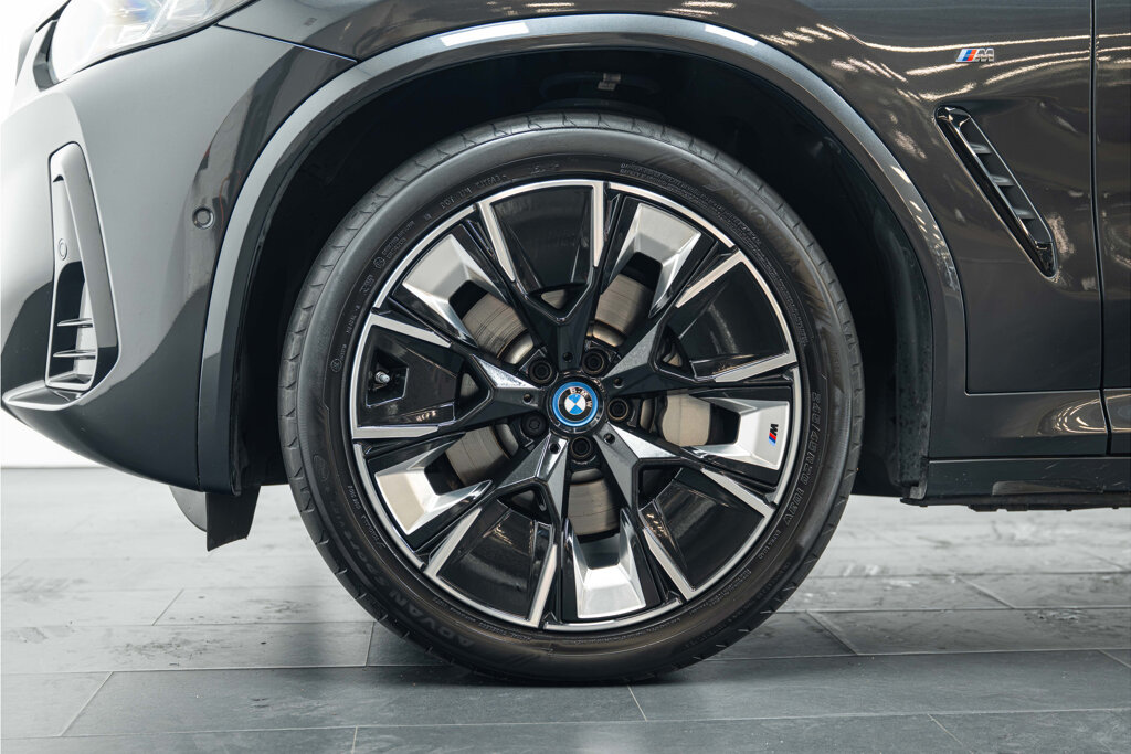 BMW iX3 30