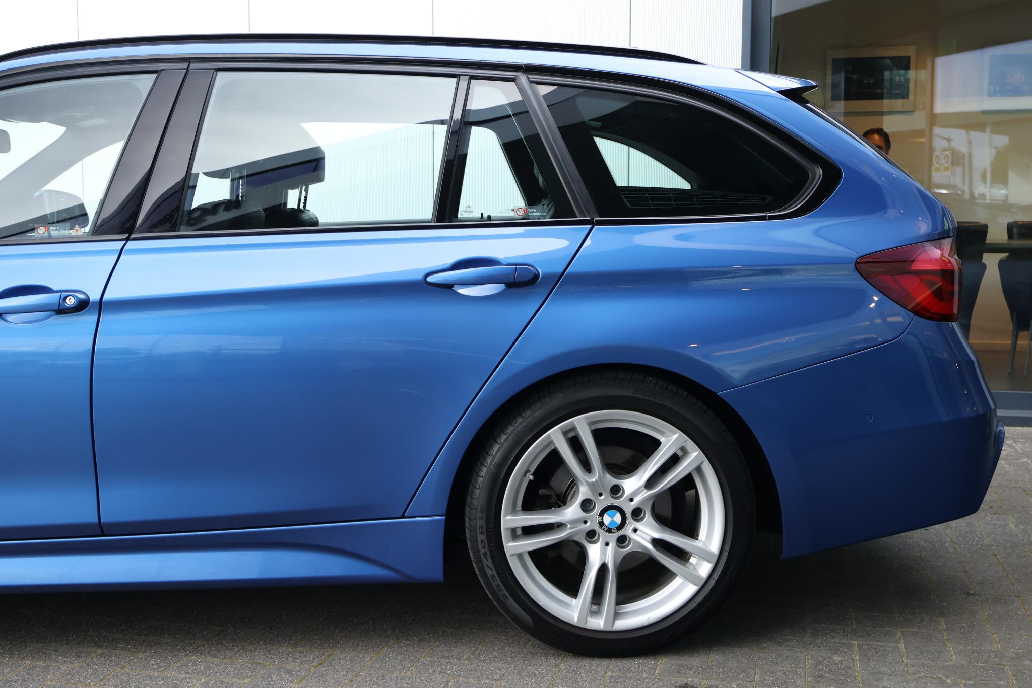 BMW 3 Serie Touring 320i Edition M Sport Shadow Executive - Bild 5
