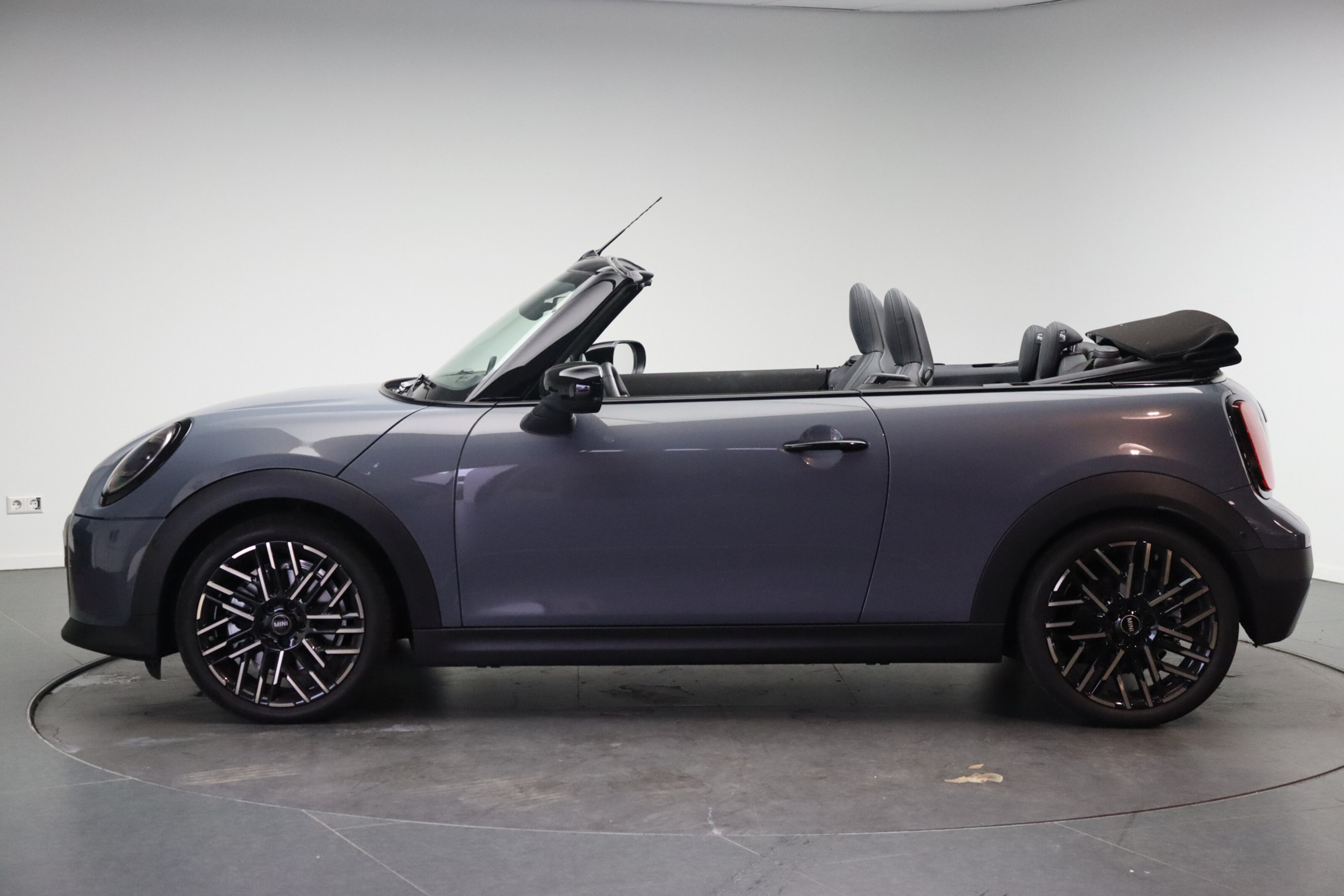 MINI Cooper Cabrio C Automaat / Favoured / Pakket L