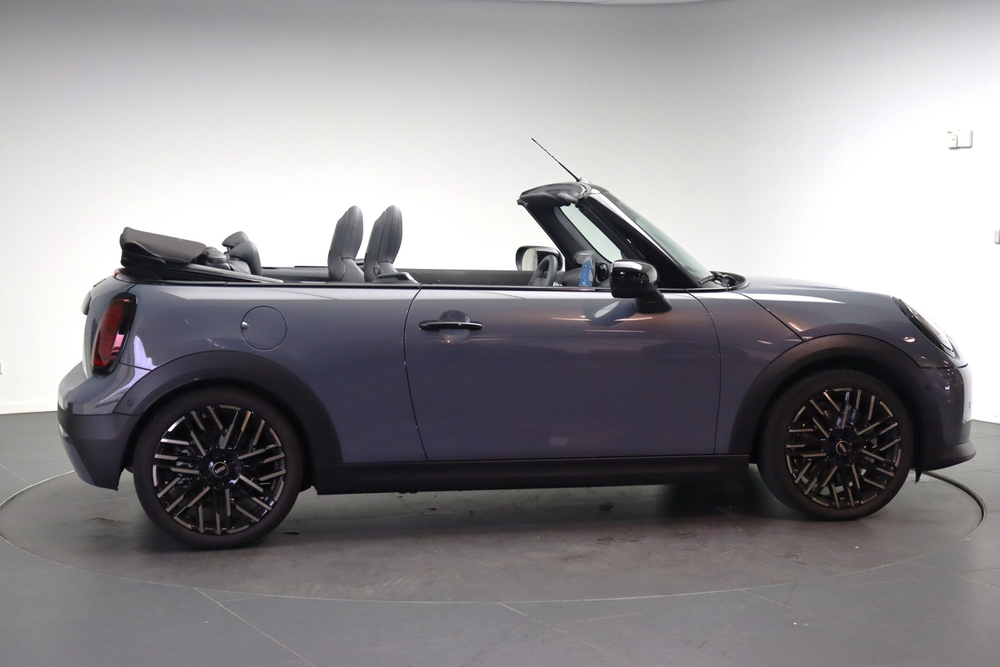MINI Cooper Cabrio C Automaat / Favoured / Pakket L