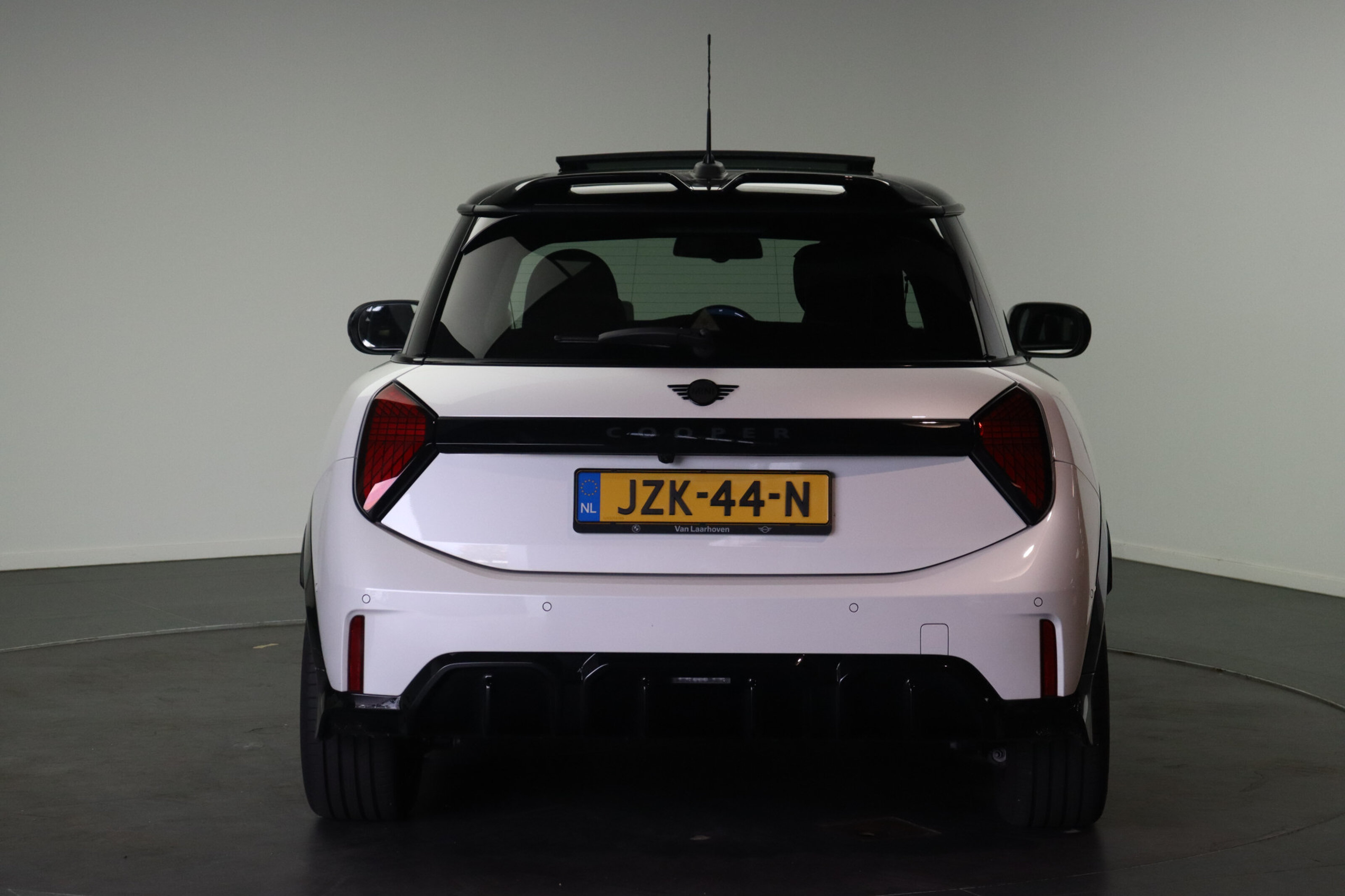 MINI 3-Deurs 6