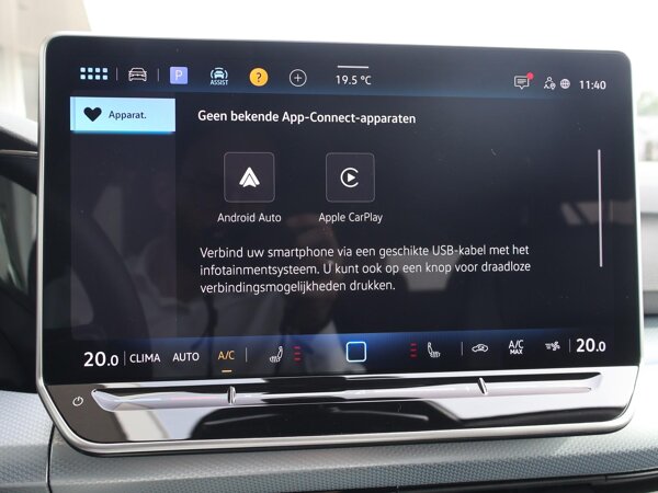 Apple Carplay/Android Auto Apple Carplay/Android Auto