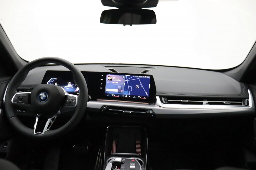 BMW iX1 xDrive30 | M-Sport | Panoramadak - Afbeelding 2
