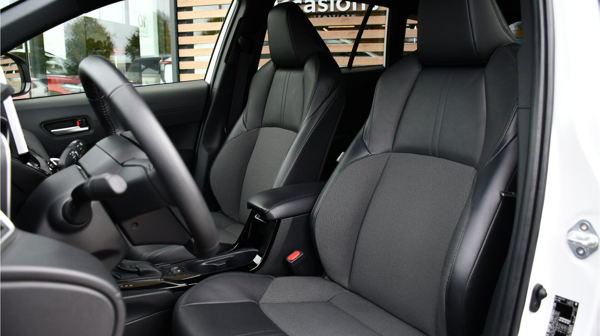 Toyota Corolla Cross 2.0 High Power Hybrid First Edition Automaat 197pk - Afbeelding 3