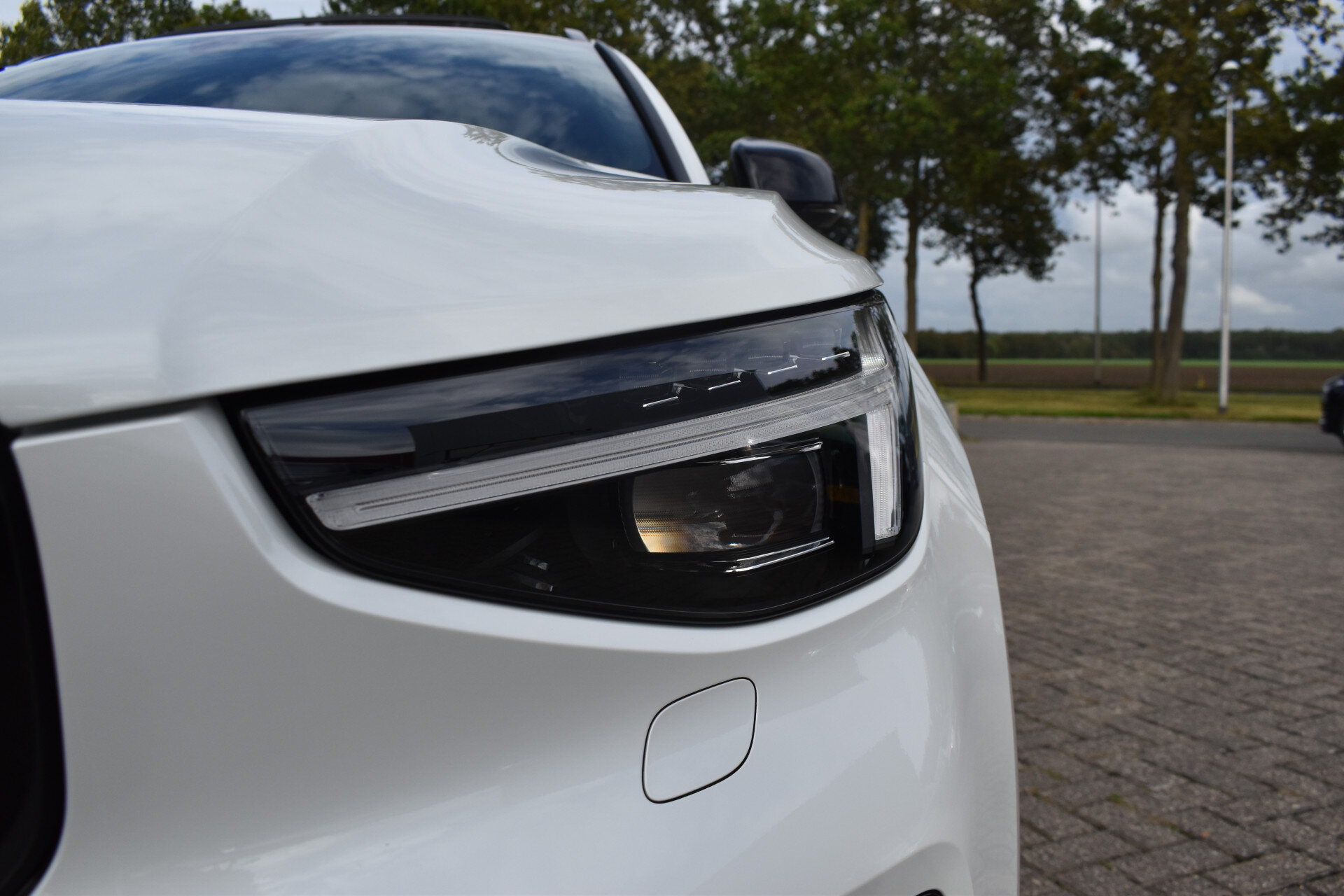 Volvo XC40 B4 Plus Dark - Afbeelding 3