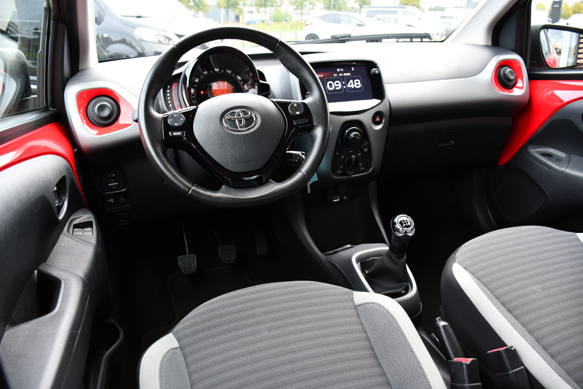 Toyota Aygo 1.0 VVT-i x-play limited 5-deurs 72pk - Afbeelding 2