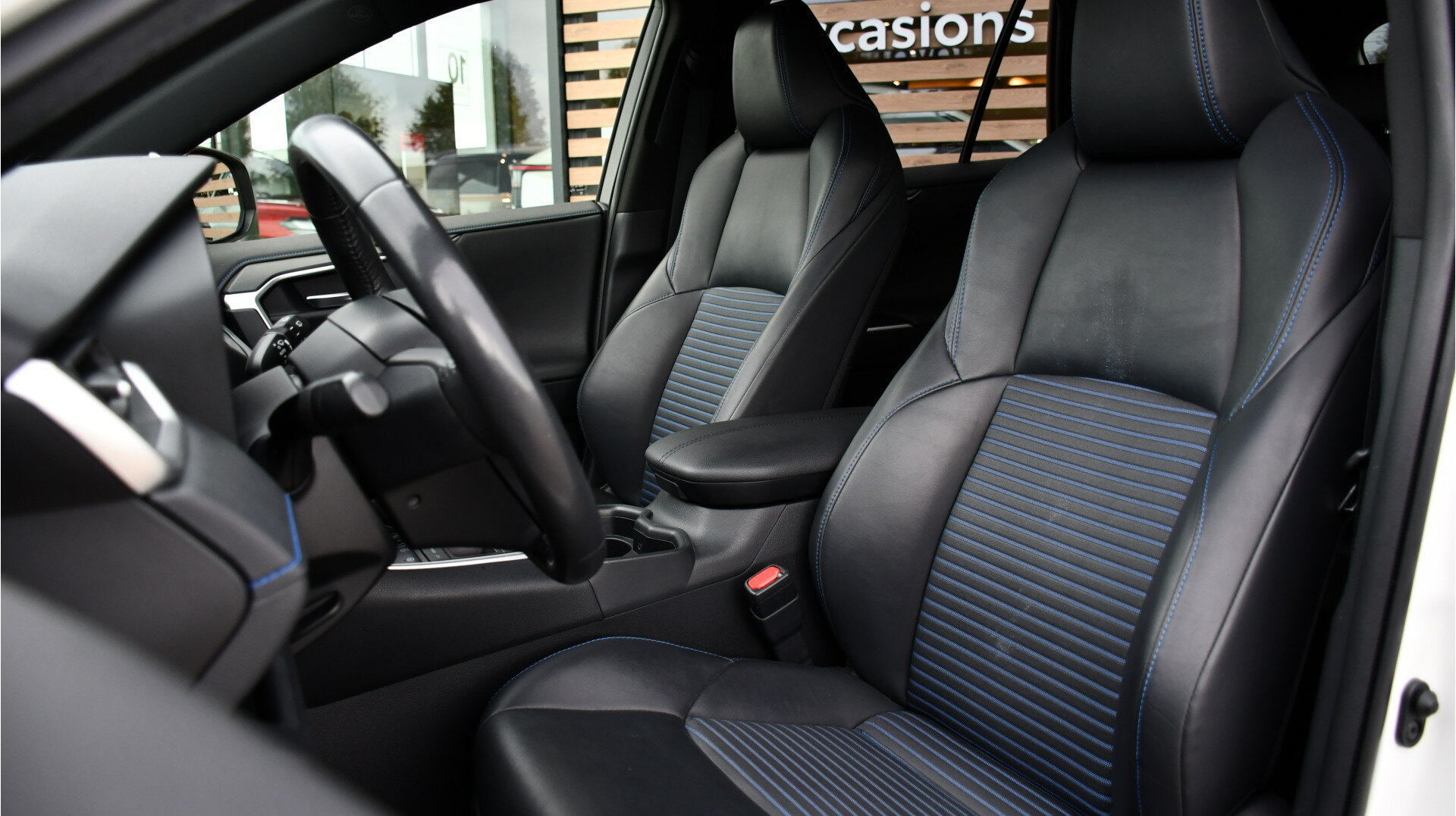 Toyota RAV4 2.5 Hybrid Bi-Tone Automaat 218pk - Afbeelding 4