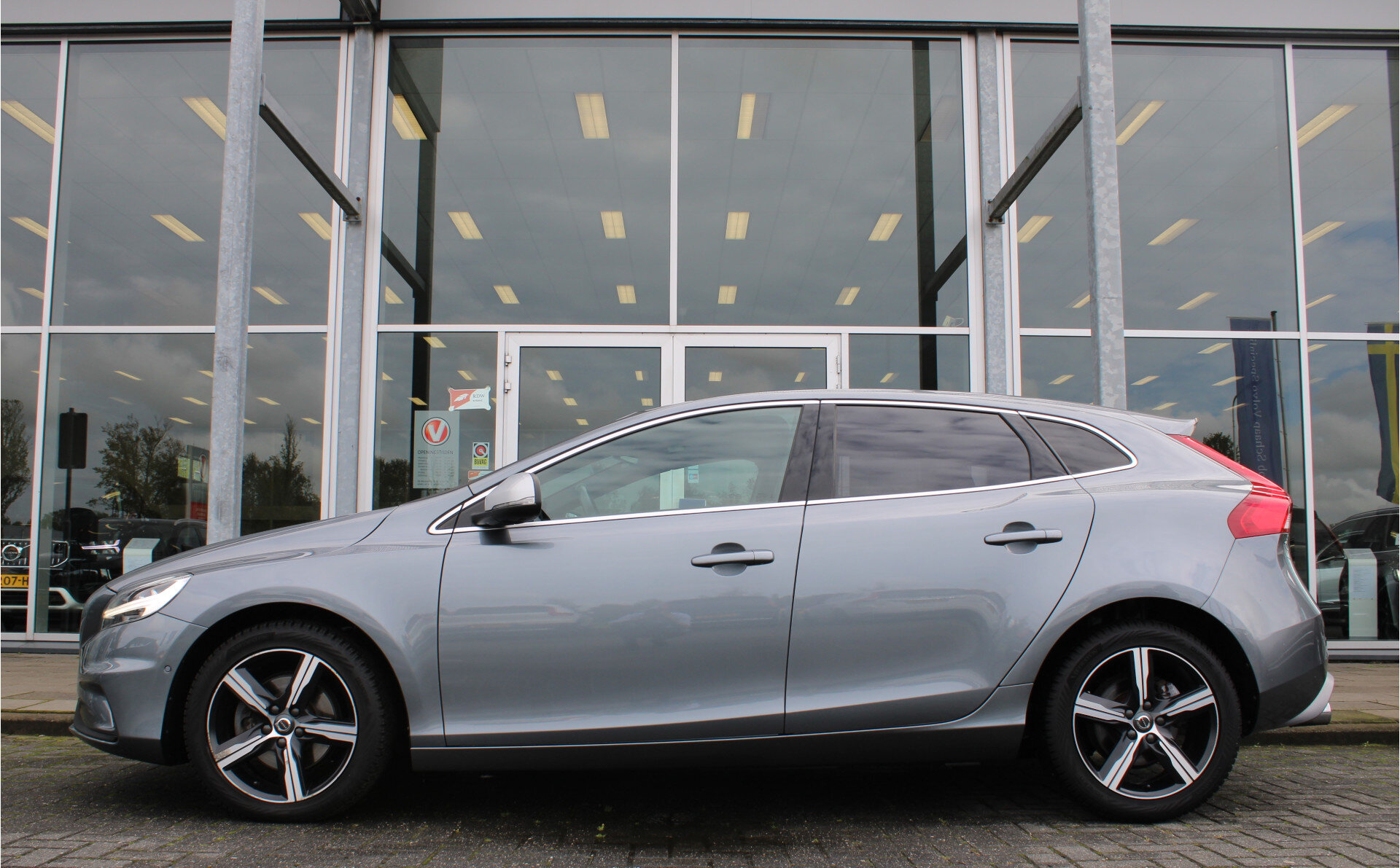 Volvo V40 T4 191PK Business Sport - Afbeelding 2