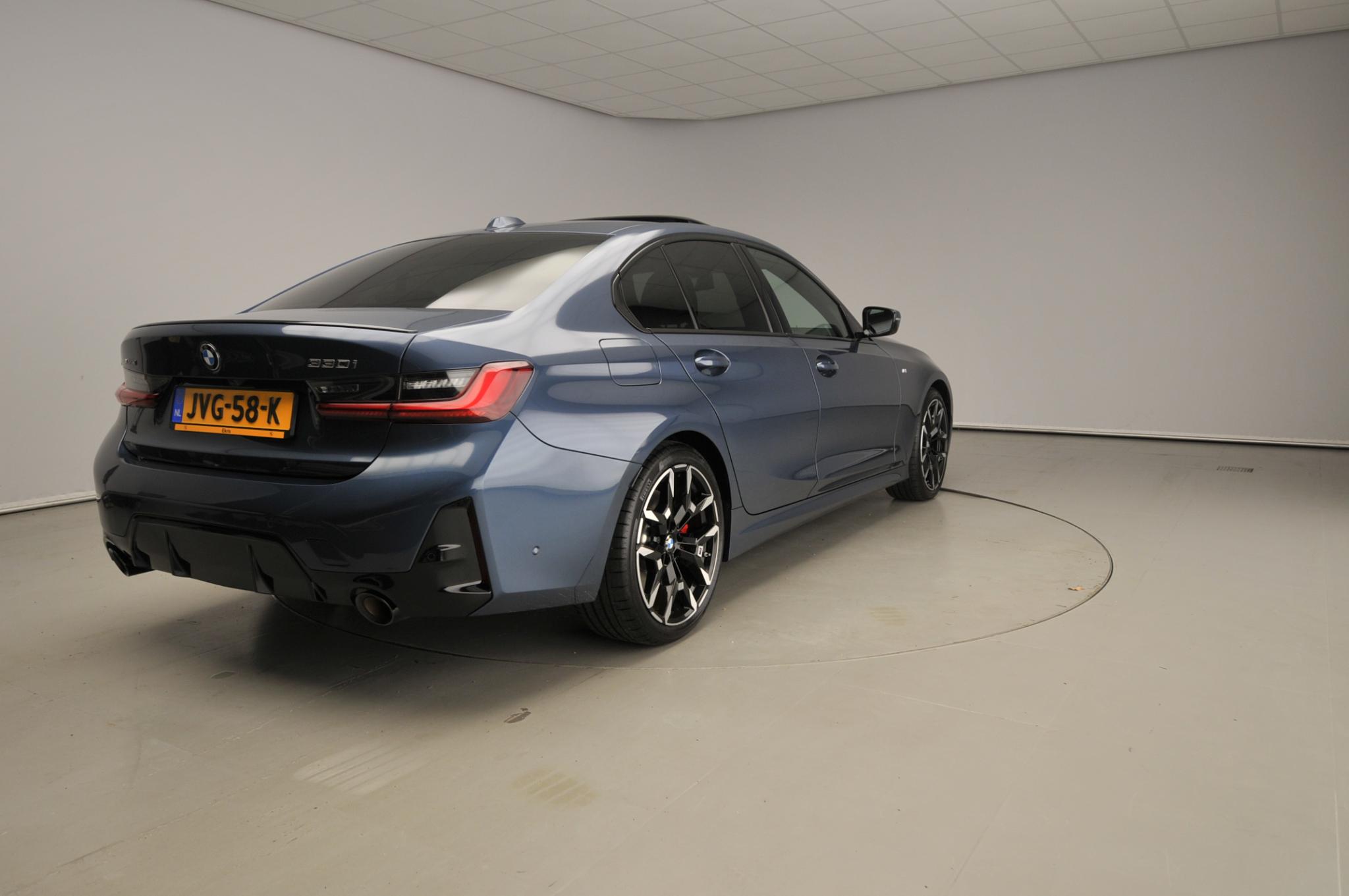 BMW 3 Serie Sedan 330i xDrive - Afbeelding 2