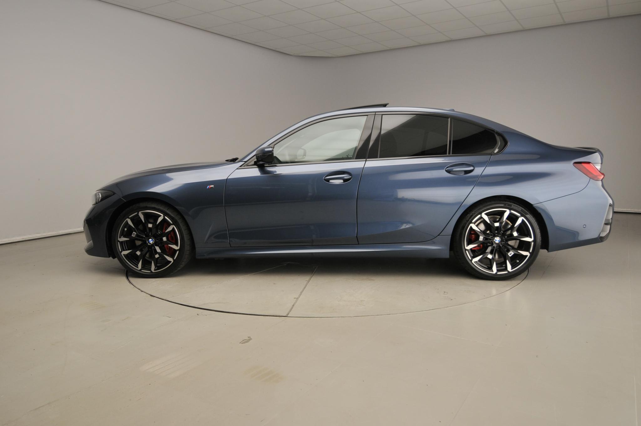 BMW 3 Serie Sedan 330i xDrive - Afbeelding 3