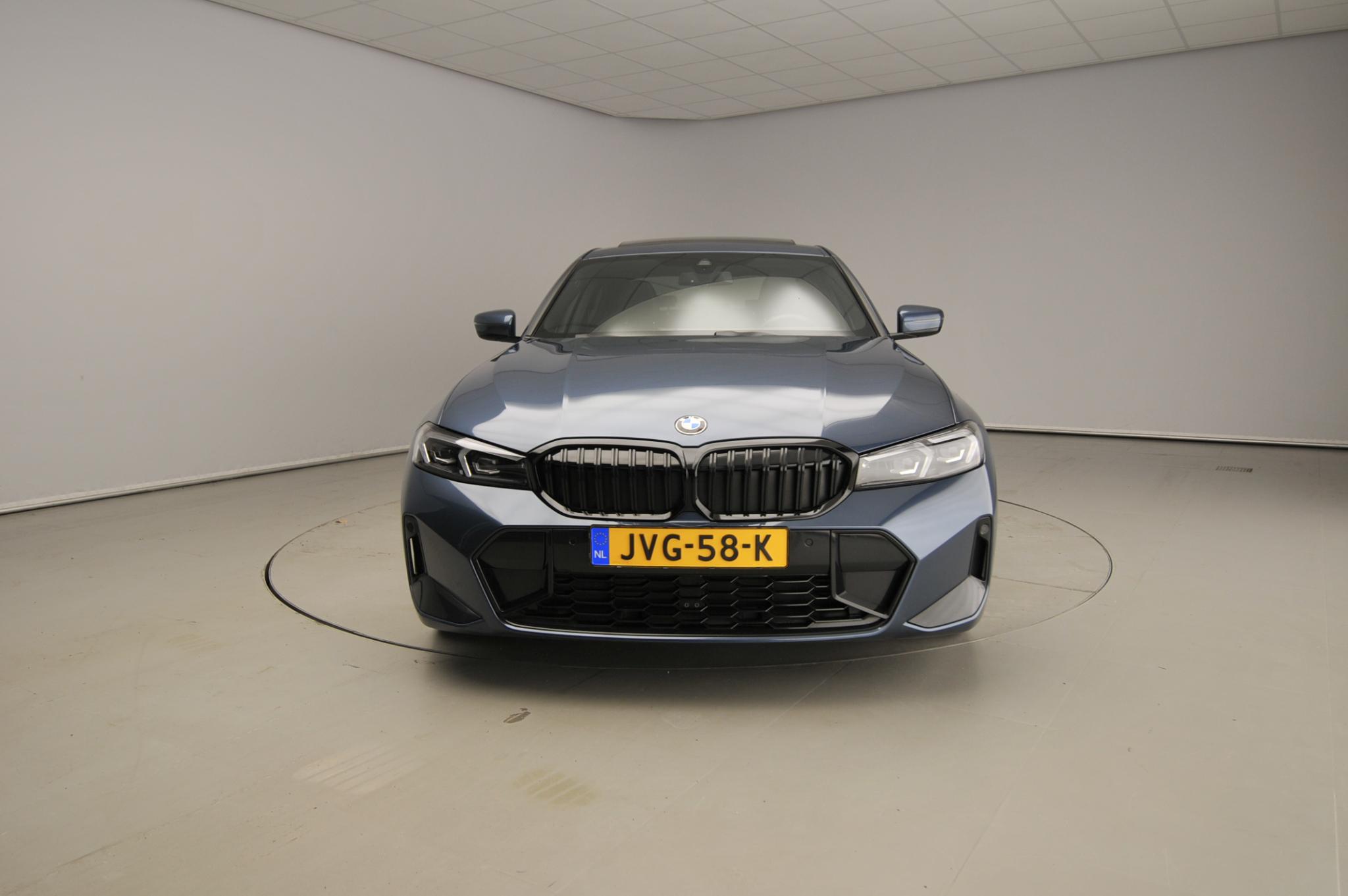 BMW 3 Serie Sedan 330i xDrive - Afbeelding 4