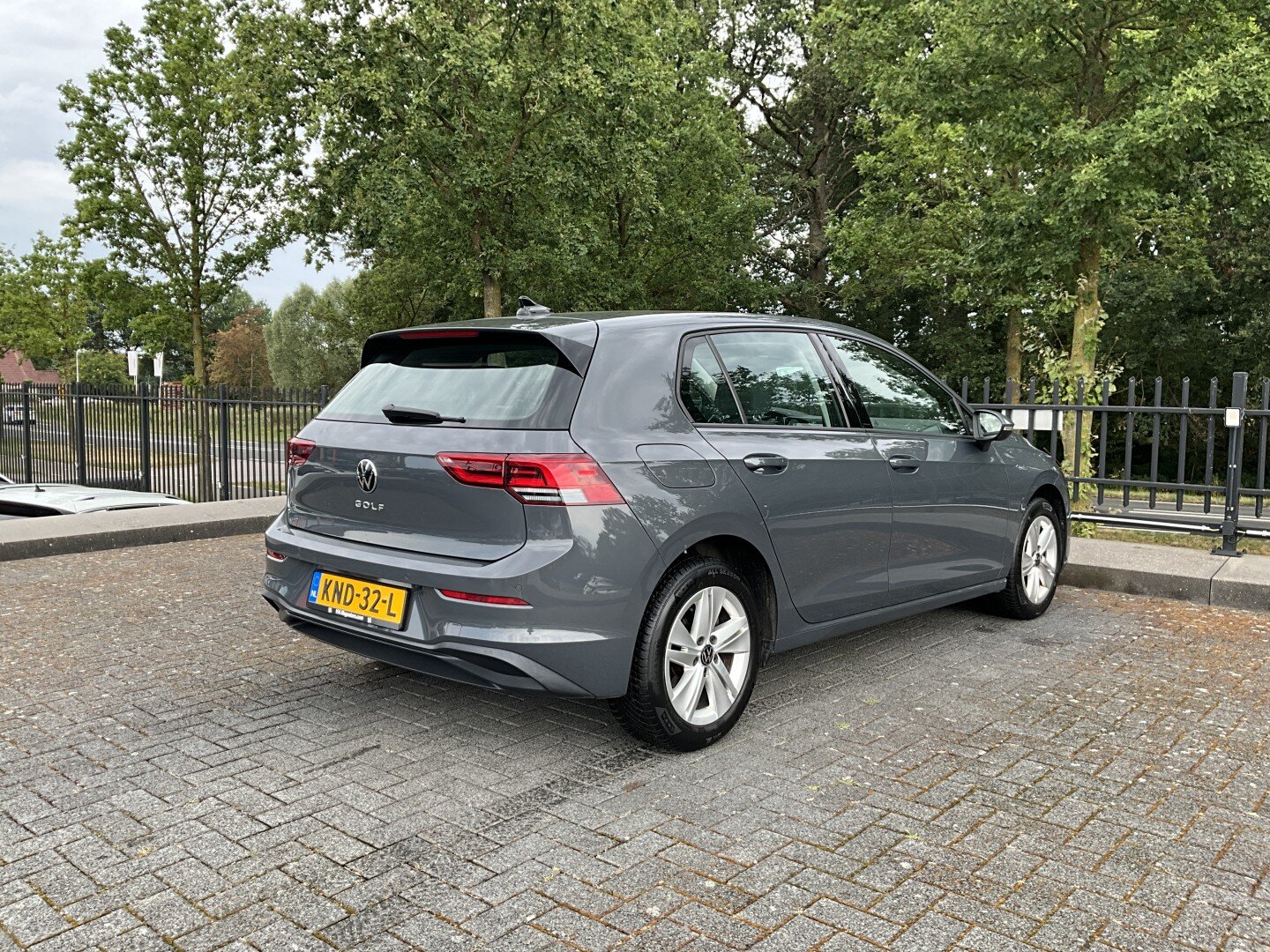 Volkswagen Golf 1.5 TSI 131PK Life Business | LED | Stuur- stoelverw. | ACC | Climate | AppConnect | PDC - Afbeelding 3