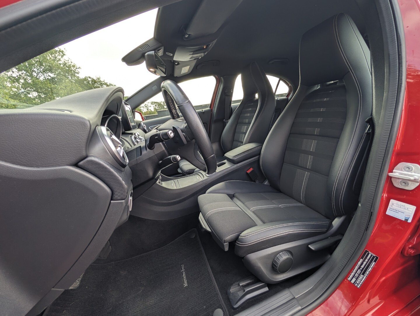 Mercedes-Benz A-Klasse 200 156PK | Trekhaak | Navi | Camera | PDC | Half leer | Cruise | Climate Control - Afbeelding 4