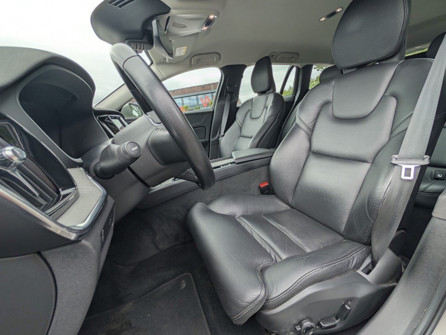 Volvo V60 2.0 195PK B4 | Inscription | Trekhaak el. | Orrefors Crystal Eye | Memory | Borbet Velgen | ACC | ECC | Navi | Leder | LED | Stoelverw. | Camera | - Afbeelding 4