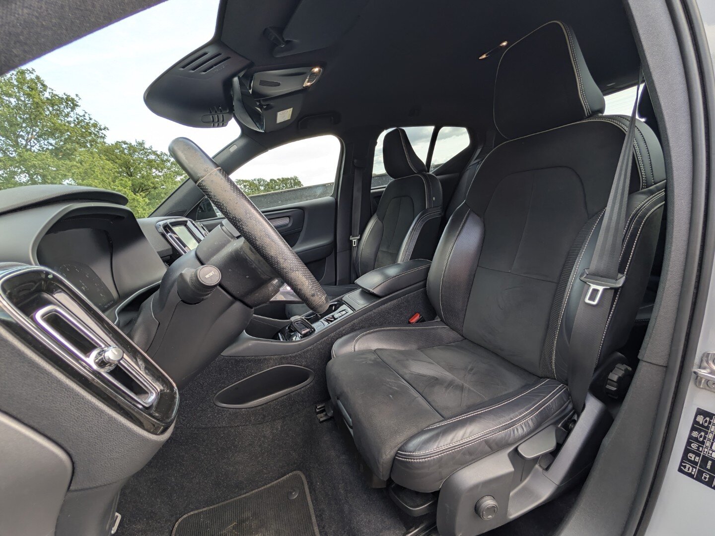Volvo XC40 T3 | R-Design | Trekhaak | PDC | Navi | LED | ACC | 2WD | Halfleer | - Afbeelding 4