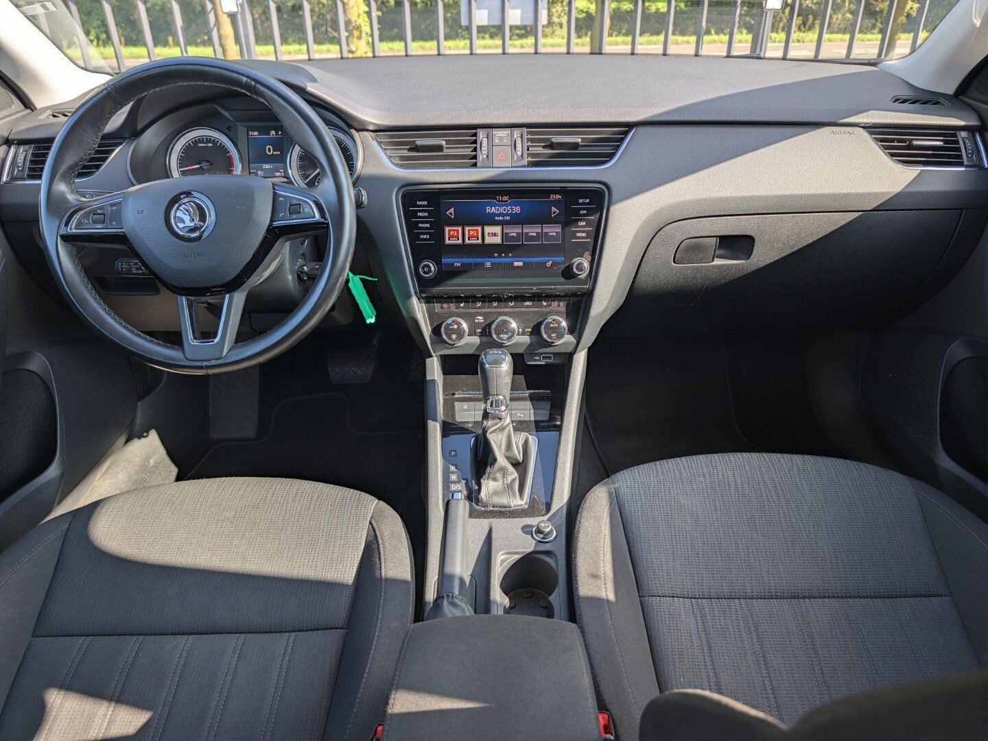 Škoda Octavia Combi 1.5 TSI 150PK | Trekhaak | Carplay | Camera | ACC | Stoelverw. | Climate Control | LED - Afbeelding 2