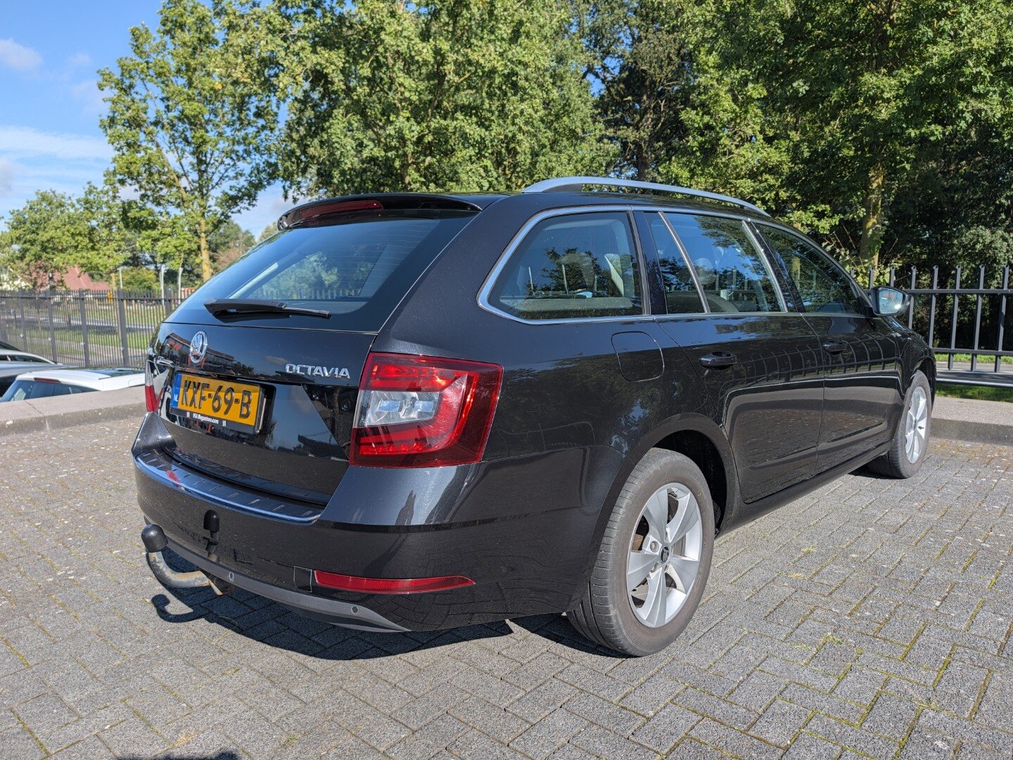 Škoda Octavia Combi 1.5 TSI 150PK | Trekhaak | Carplay | Camera | ACC | Stoelverw. | Climate Control | LED - Afbeelding 3