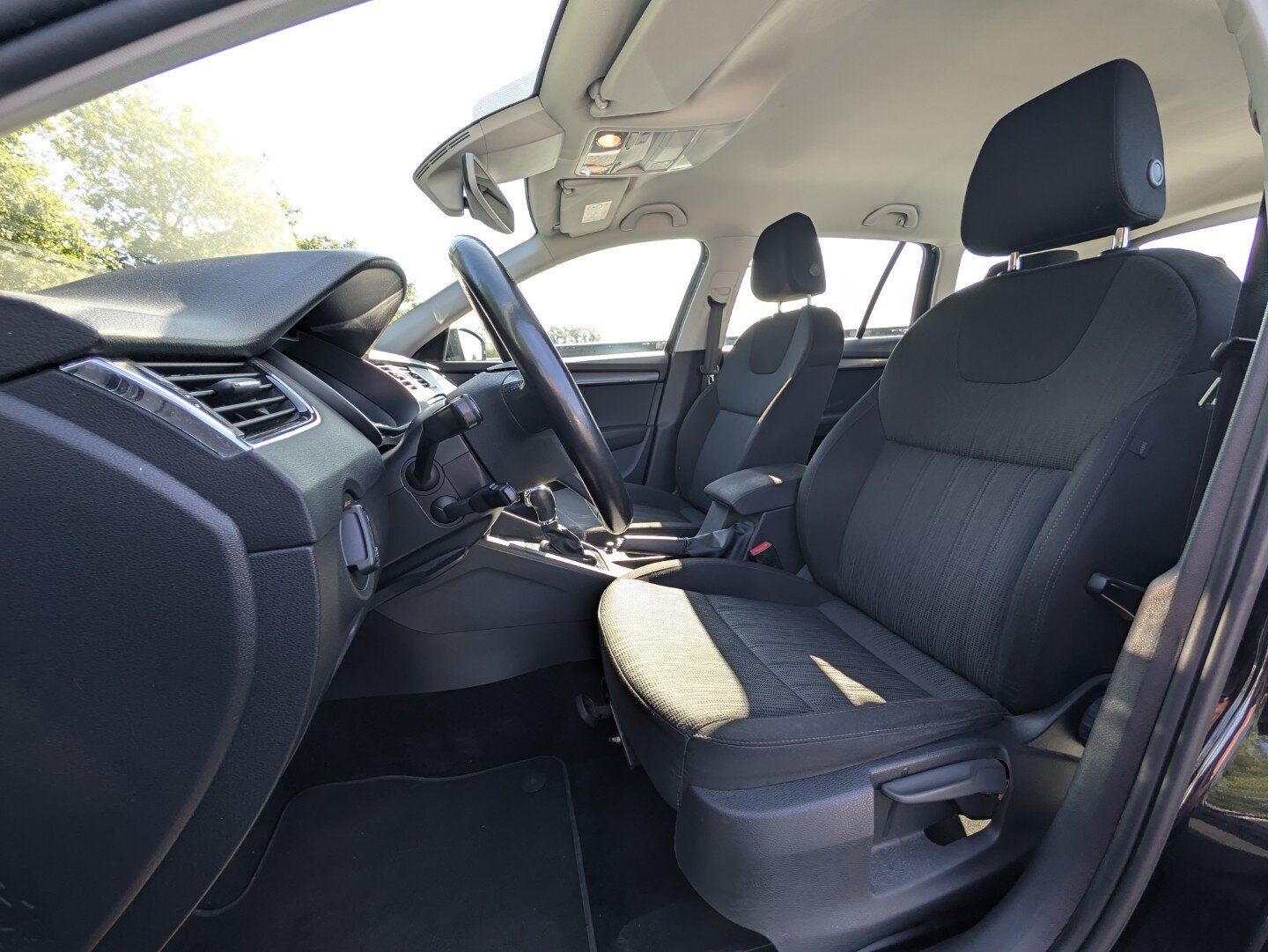 Škoda Octavia Combi 1.5 TSI 150PK | Trekhaak | Carplay | Camera | ACC | Stoelverw. | Climate Control | LED - Afbeelding 4