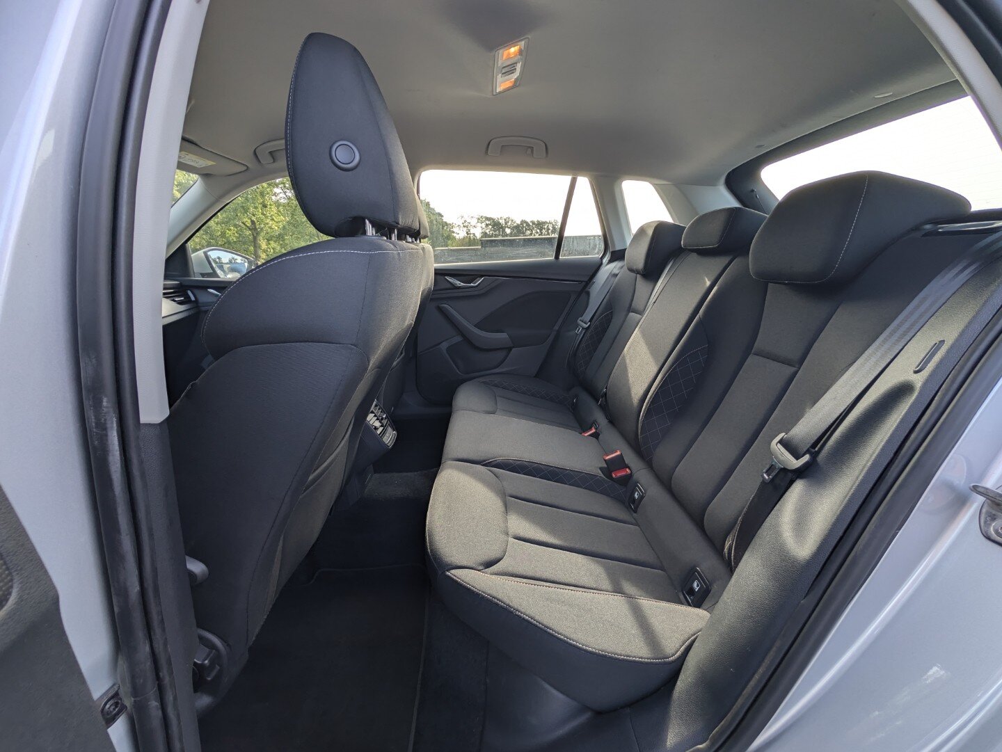 Škoda Kamiq 1.5 TSI | 150PK | Ambition | Trekhaak | Smartlink+ | LED | Camera | PDC | ACC | ECC | Stoelverw. | 16" LM | - Afbeelding 5