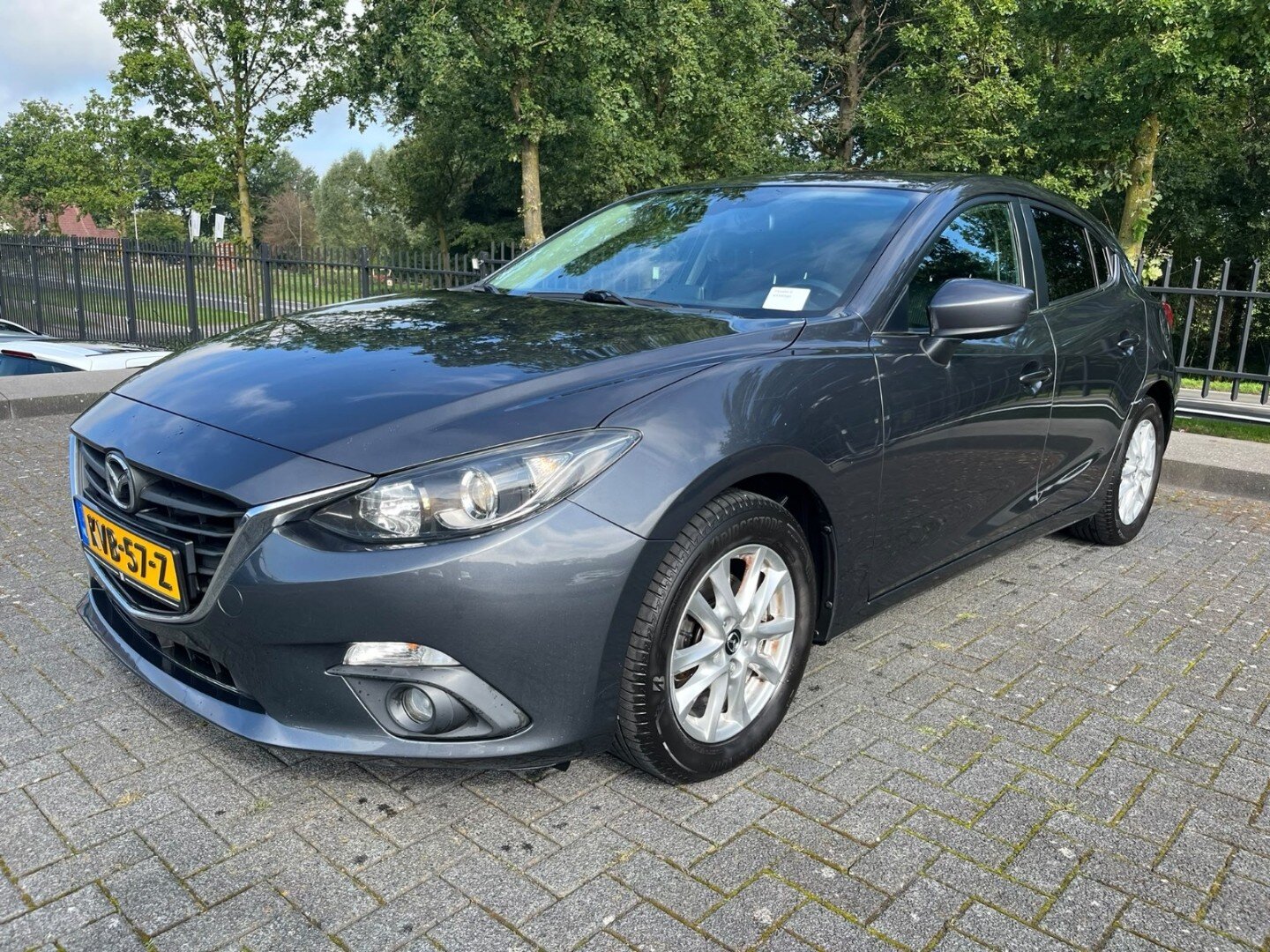 Mazda 3 1.5 101PK | Trekhaak | Navi | PDC | Stoelverw. | Climate Control - Afbeelding 1