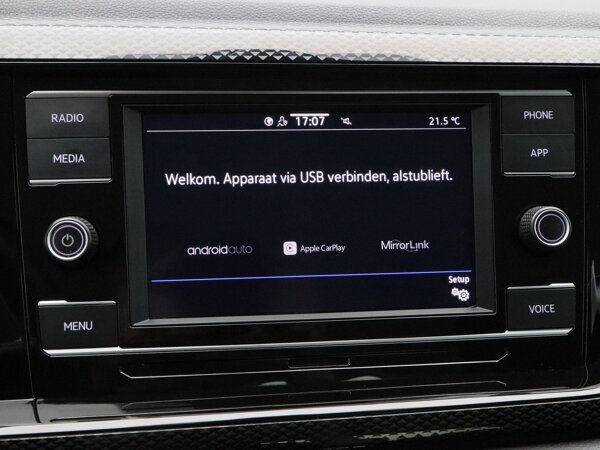 Apple Carplay/Android Auto Apple Carplay/Android Auto